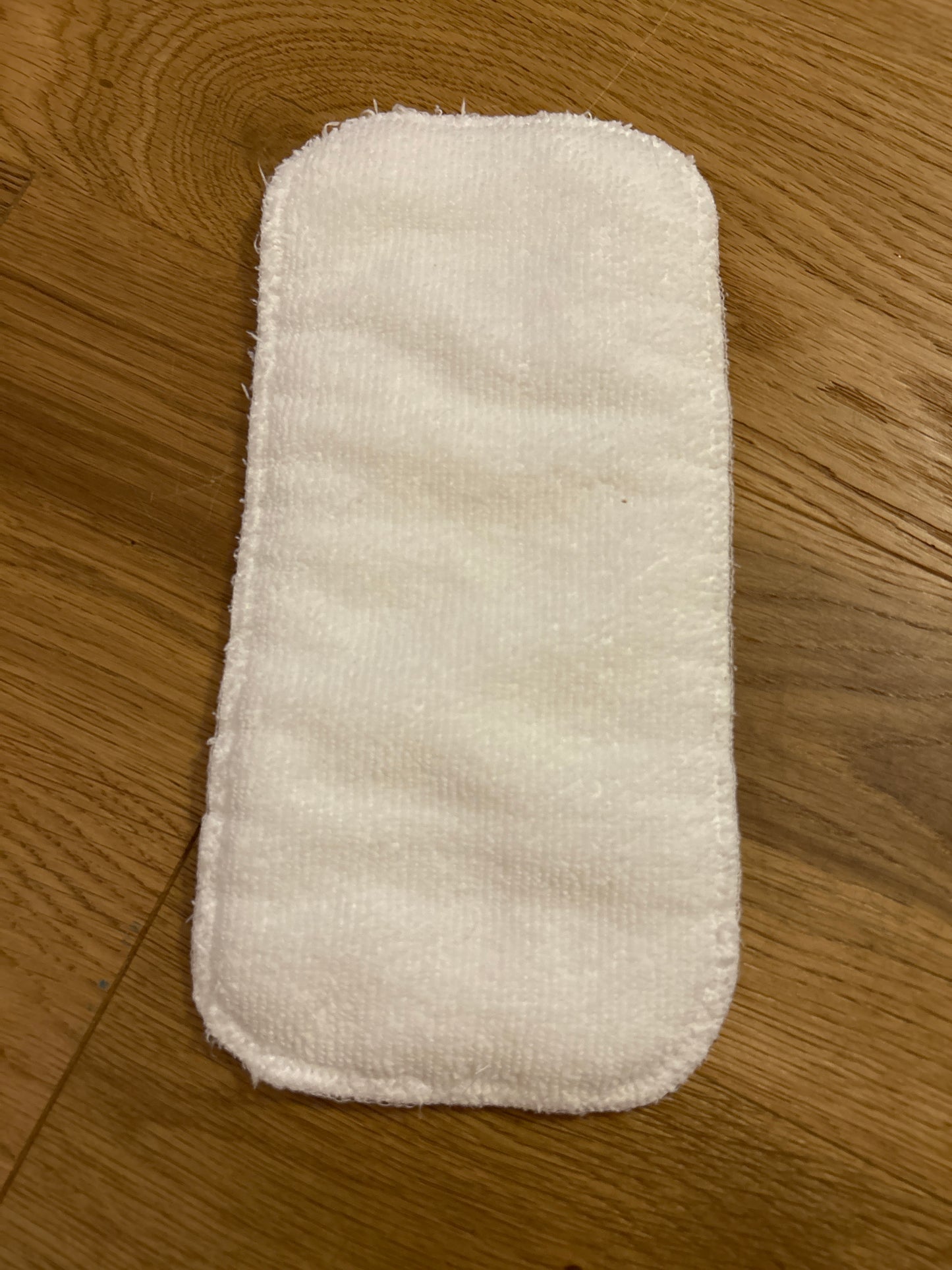 Totsbots Peenut pads newborn (boosters & inserts; JM)