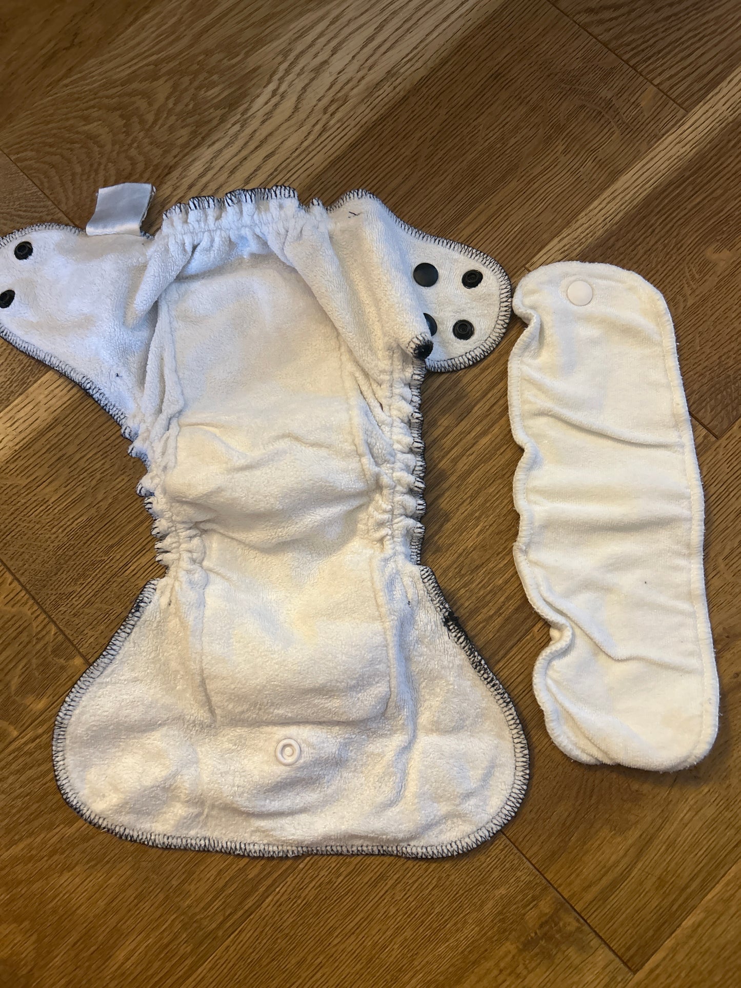 Little Lovebum newborn nappy (003)