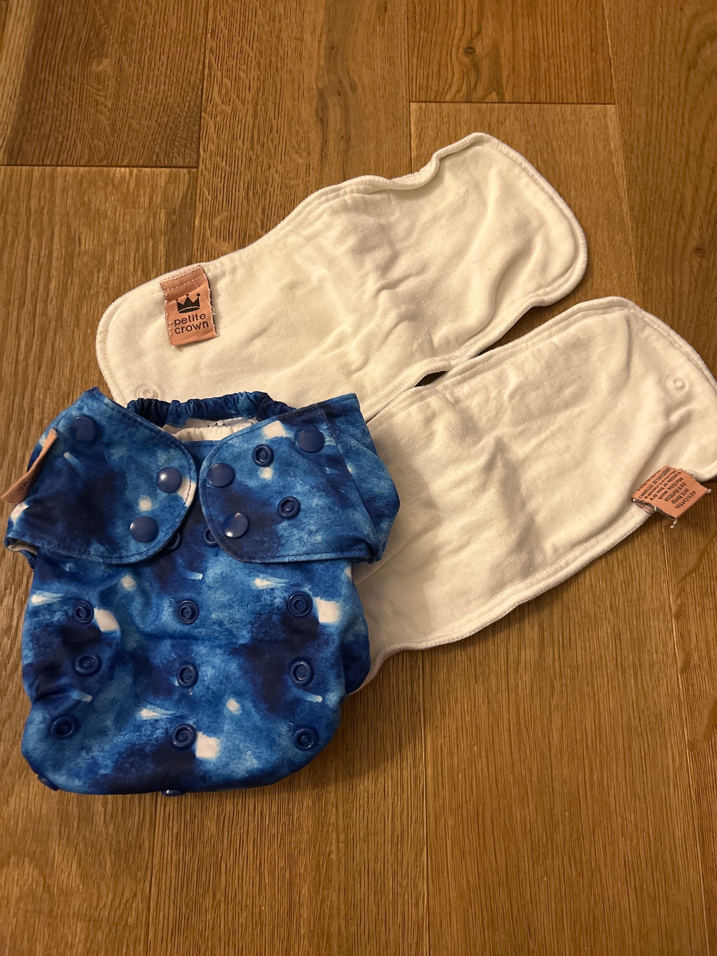 Petite Crowne trima one size pocket / all in two nappy with inserts - like new (098)