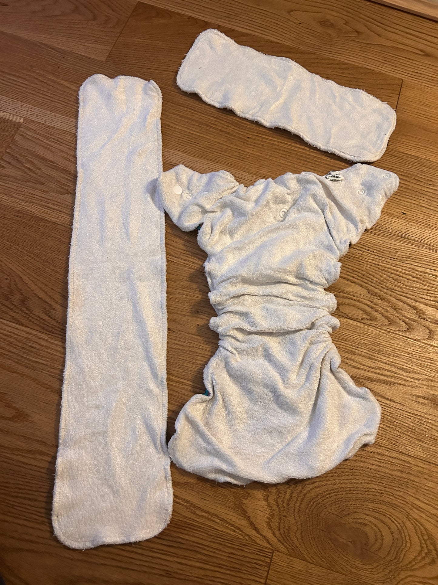 Petit Lulu fluffy organic fitted nappy - like new (003)
