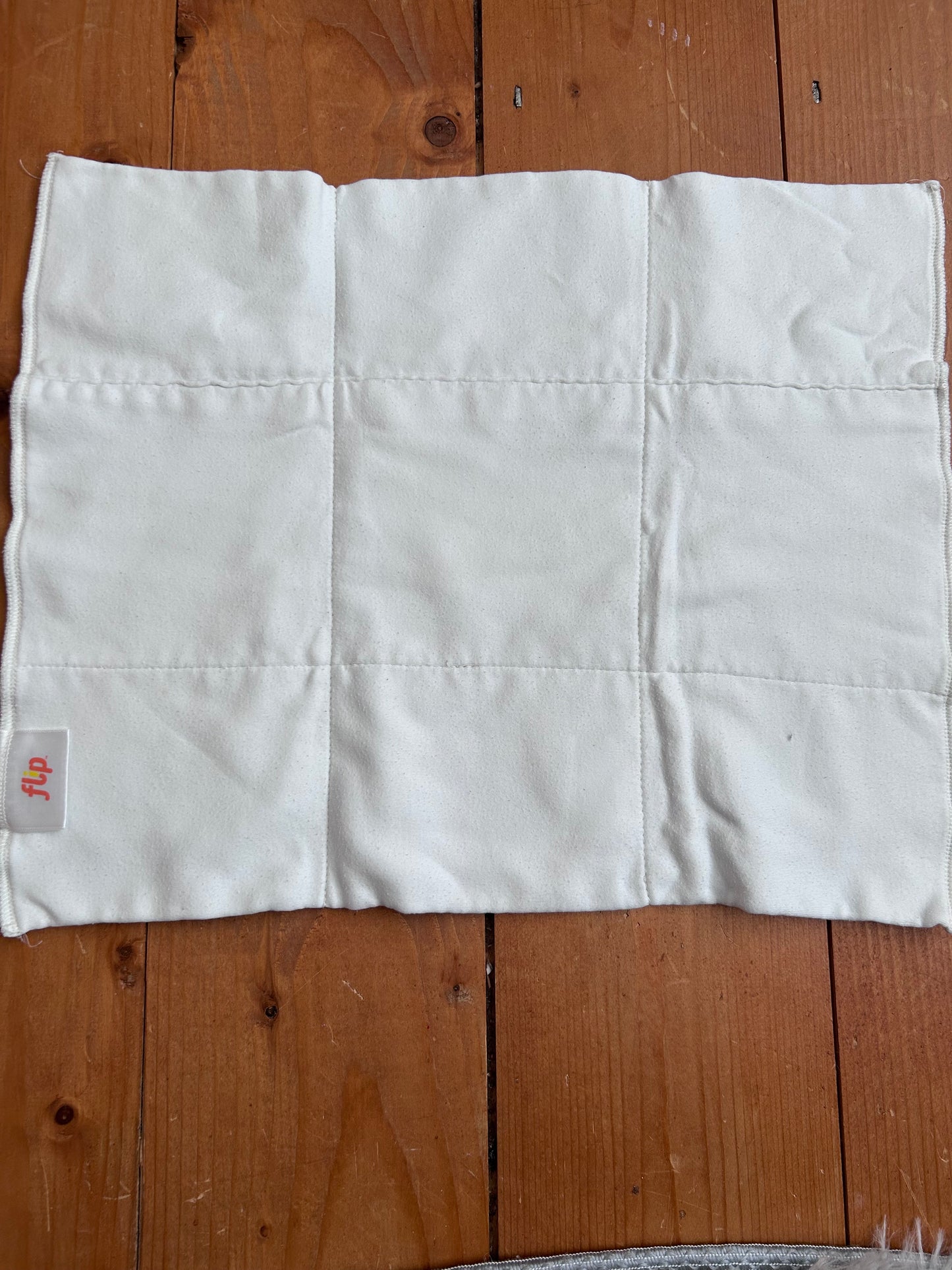 Flip - TriFold (flat; 003)