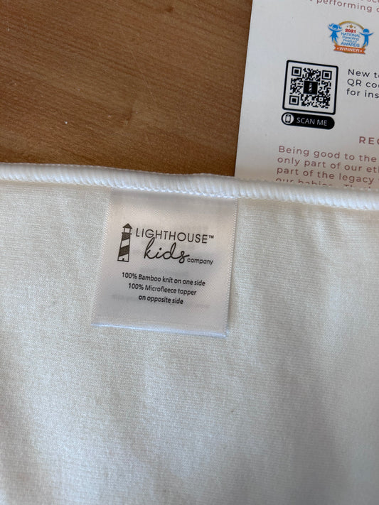 Lighthouse Kids Company booster - brand new (boosters & inserts; 003)