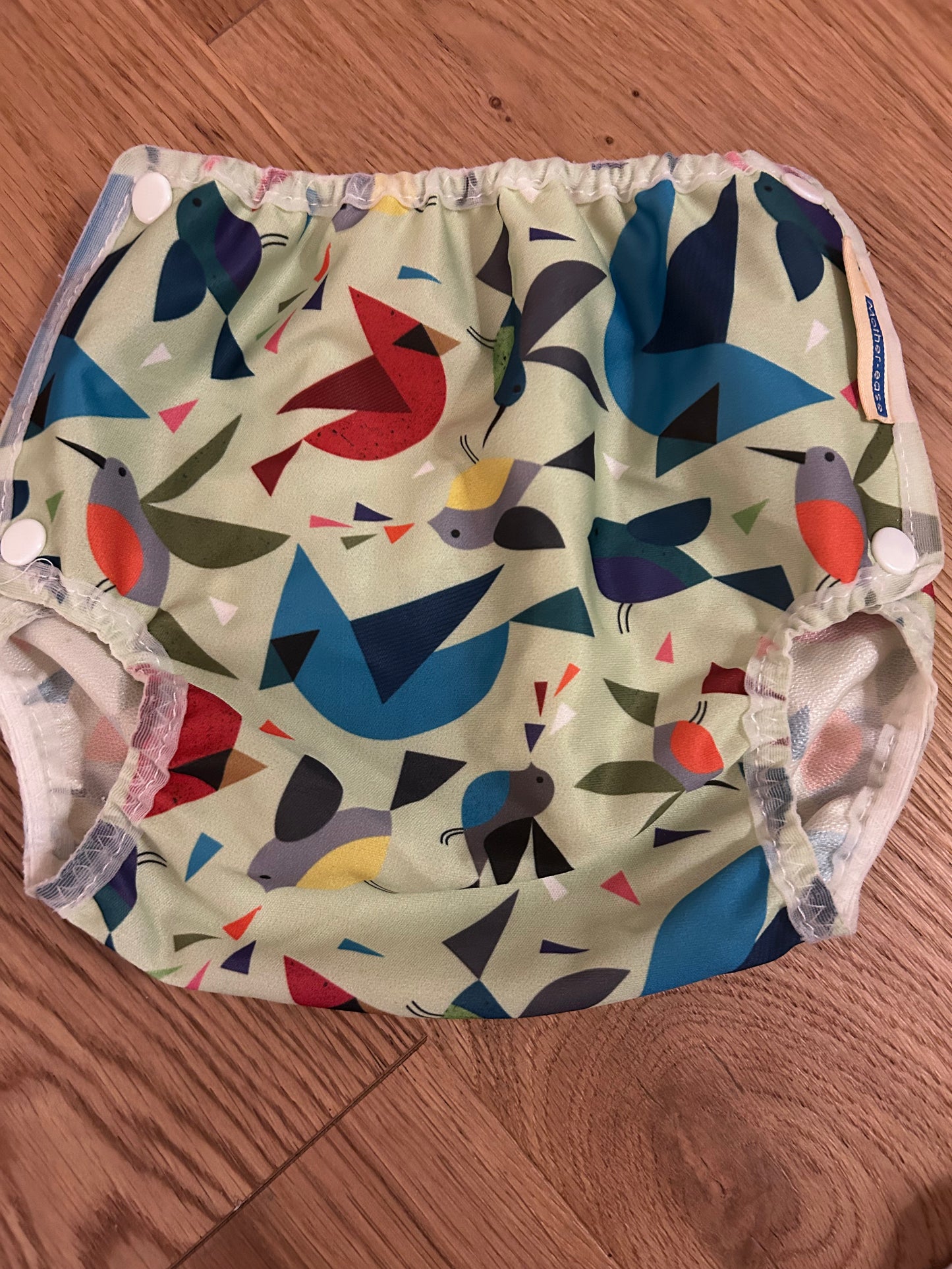Motherease airflow medium nappy wrap (084)