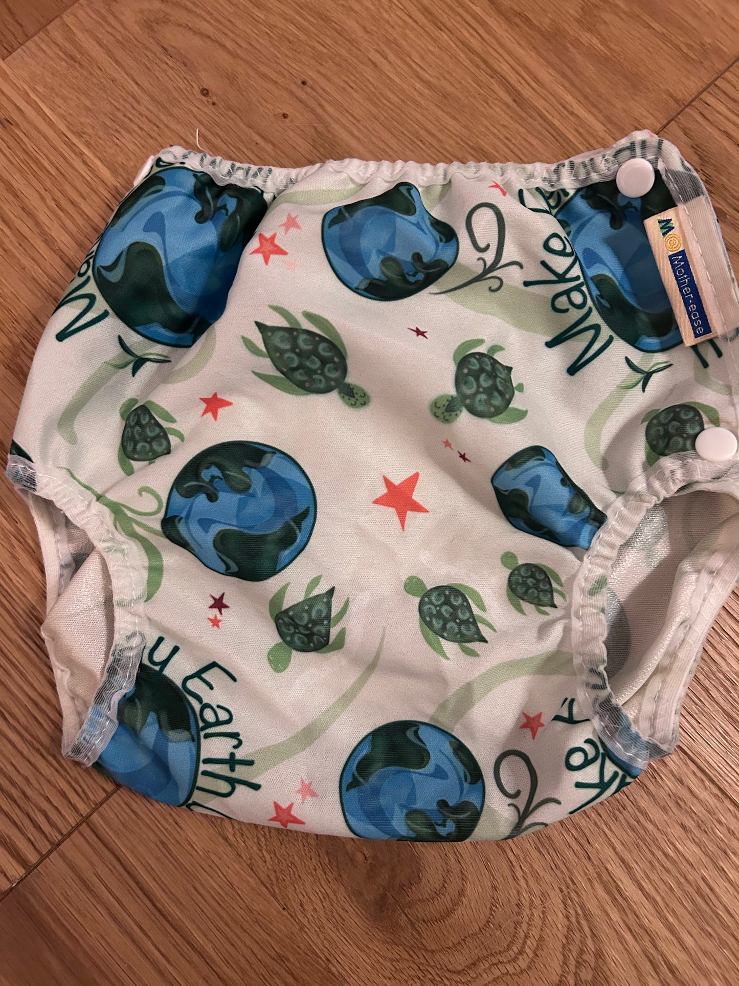 Motherease airflow large nappy wrap (084)