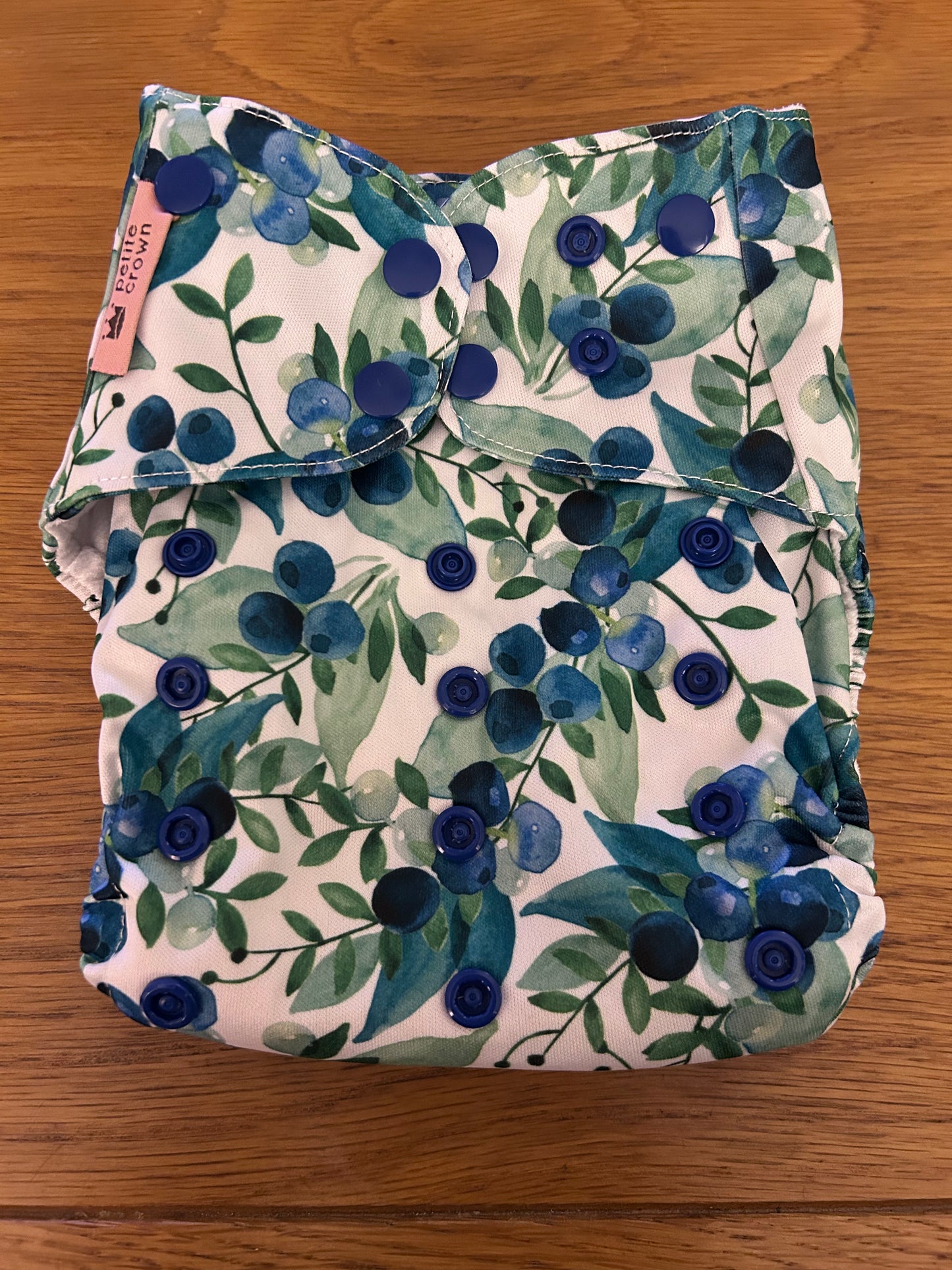 Petite Crown pocket nappy (056)