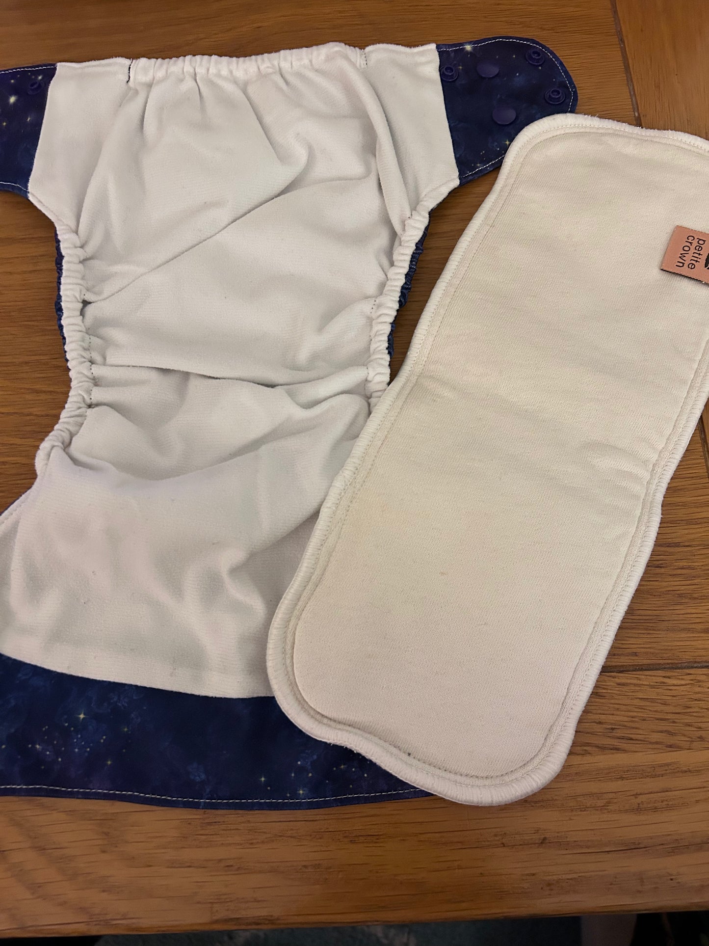 Petite Crown pocket nappy (056)