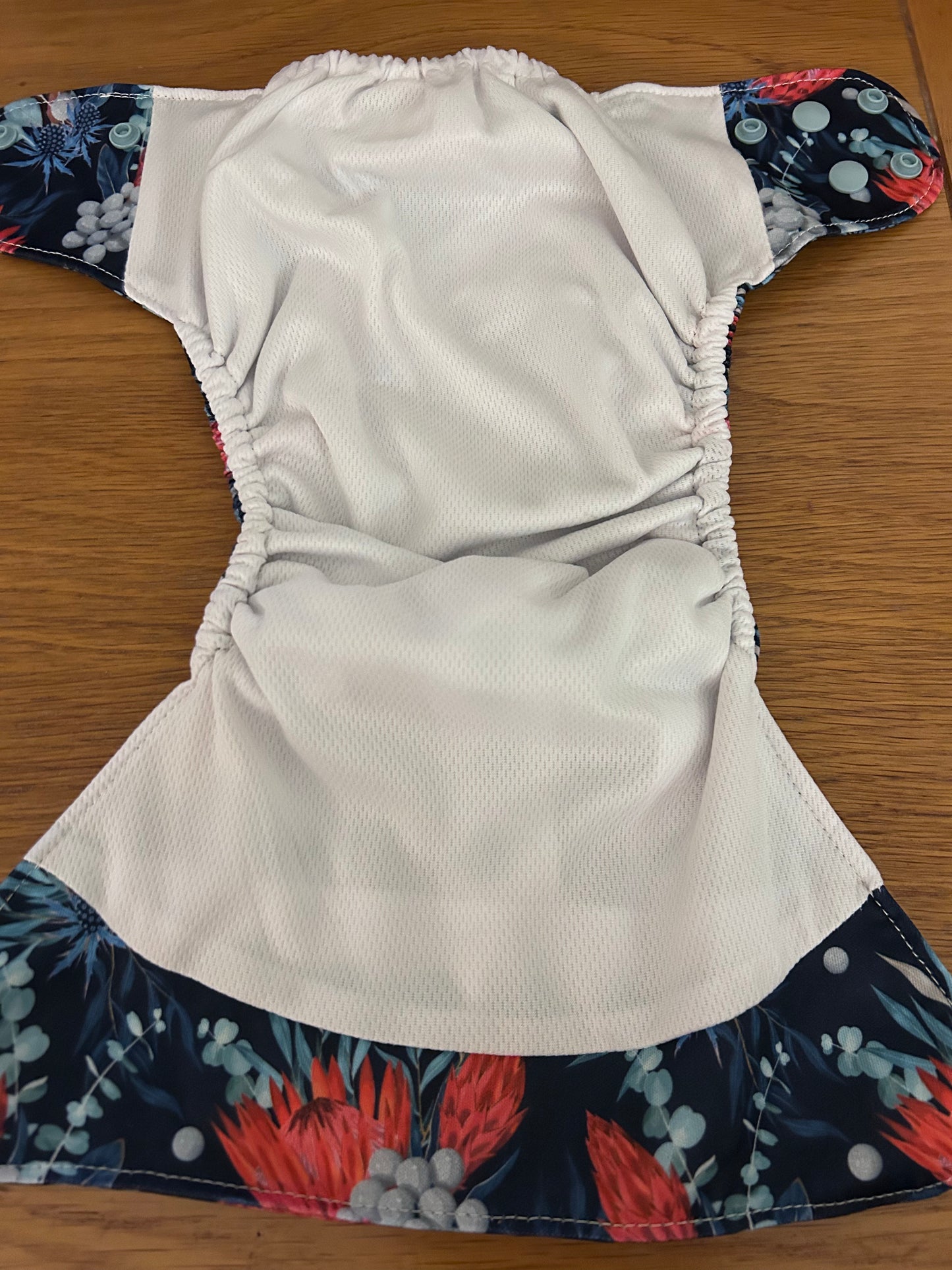 Petite Crown pocket nappy (056)