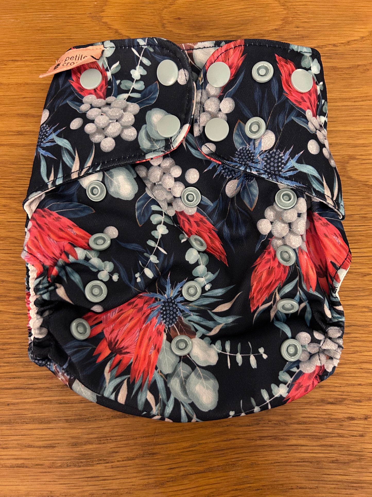 Petite Crown pocket nappy (056)