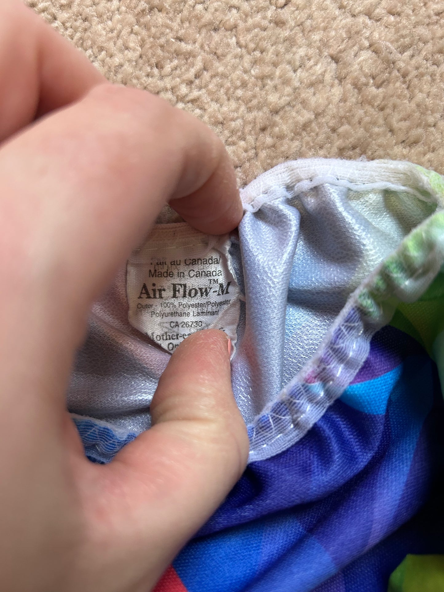 Motherease airflow medium nappy wrap like new (003)