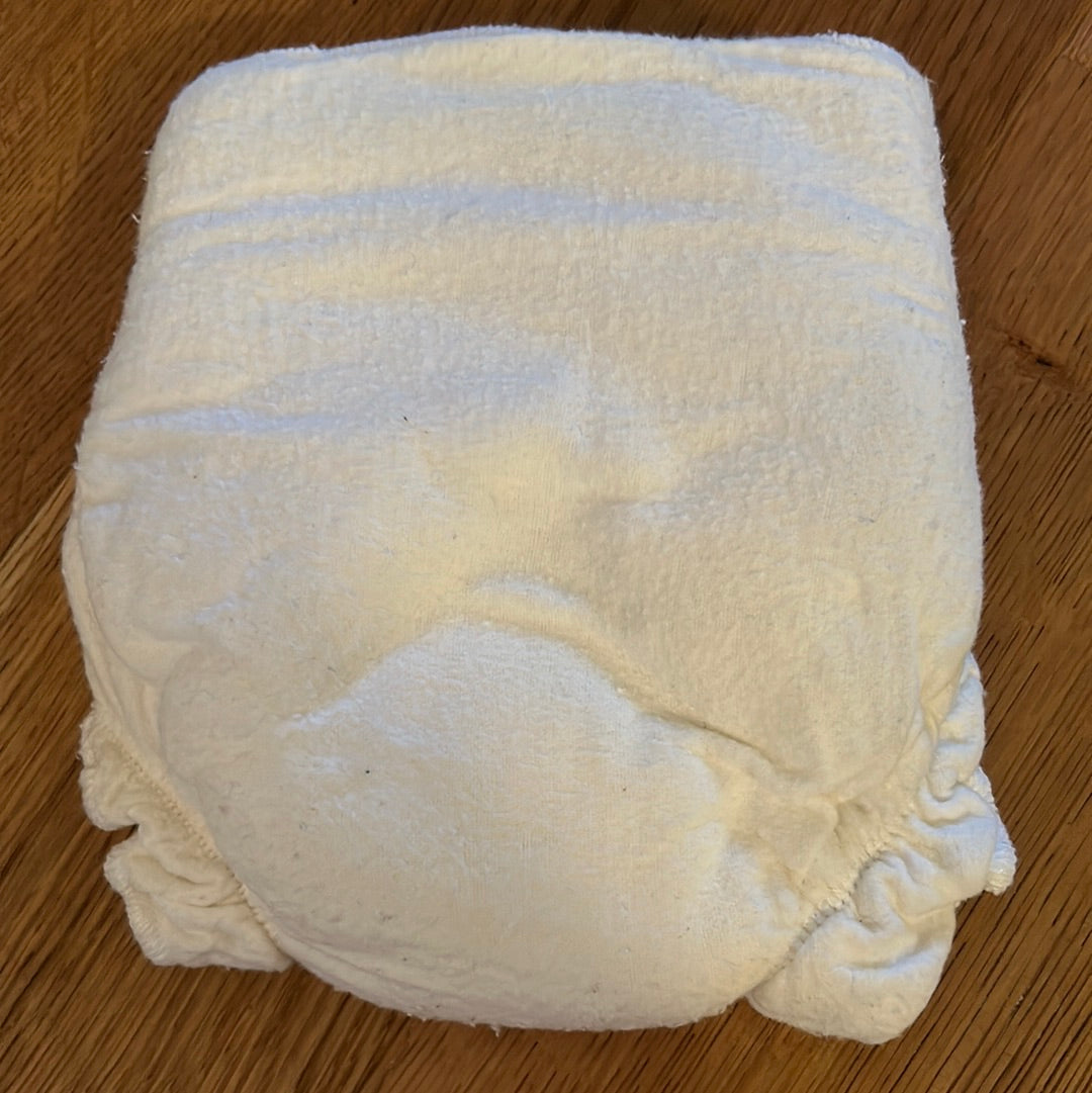 Kushies fitted nappy 10-22lbs (039)