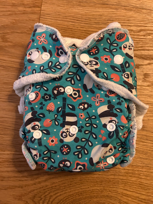 Petit Lulu fluffy organic fitted nappy - like new (003)