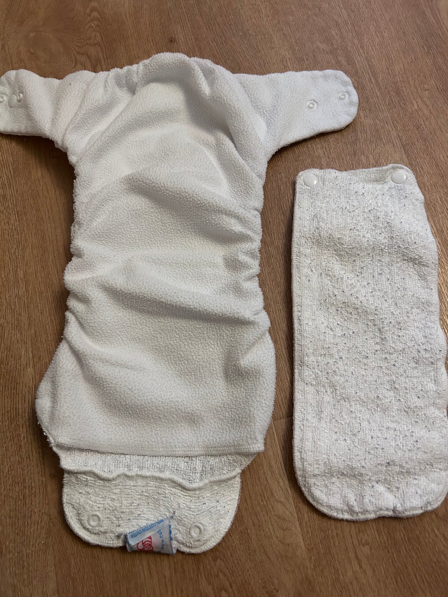 Easy Peasy Bumble - Fitted Nappy (099)