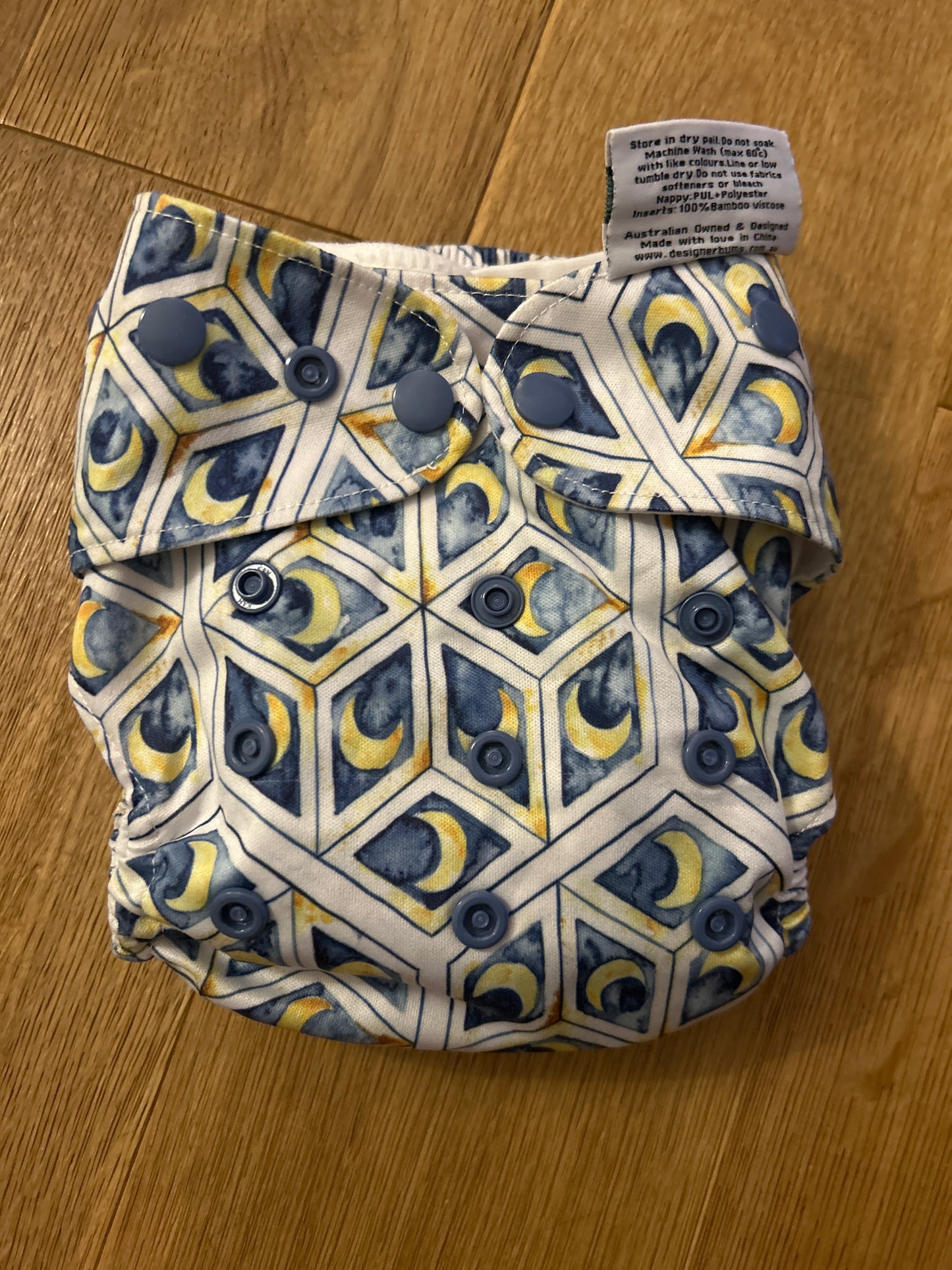 Designer bums pocket nappy (098)