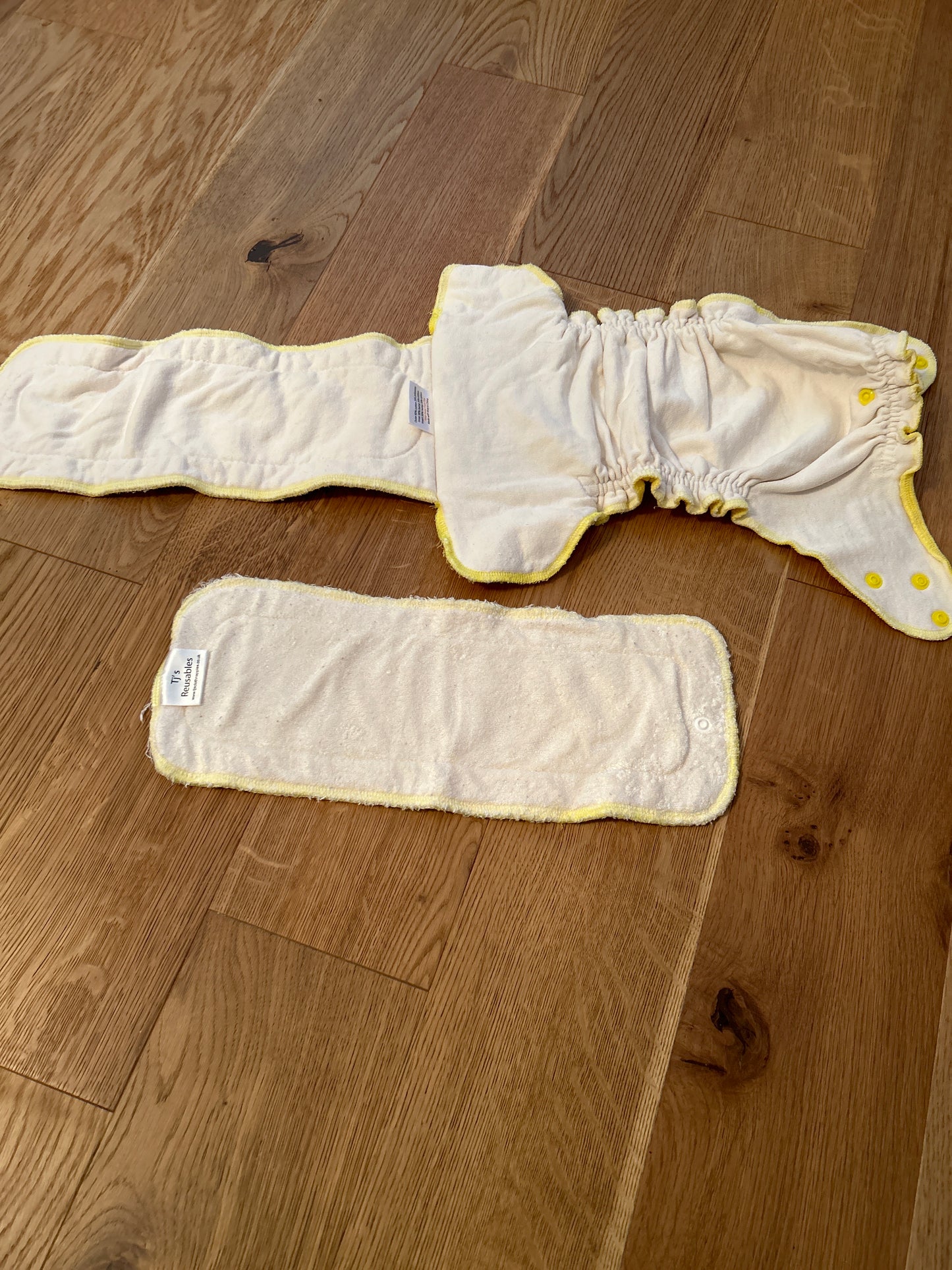 TJs fitted nappy with insert (072)