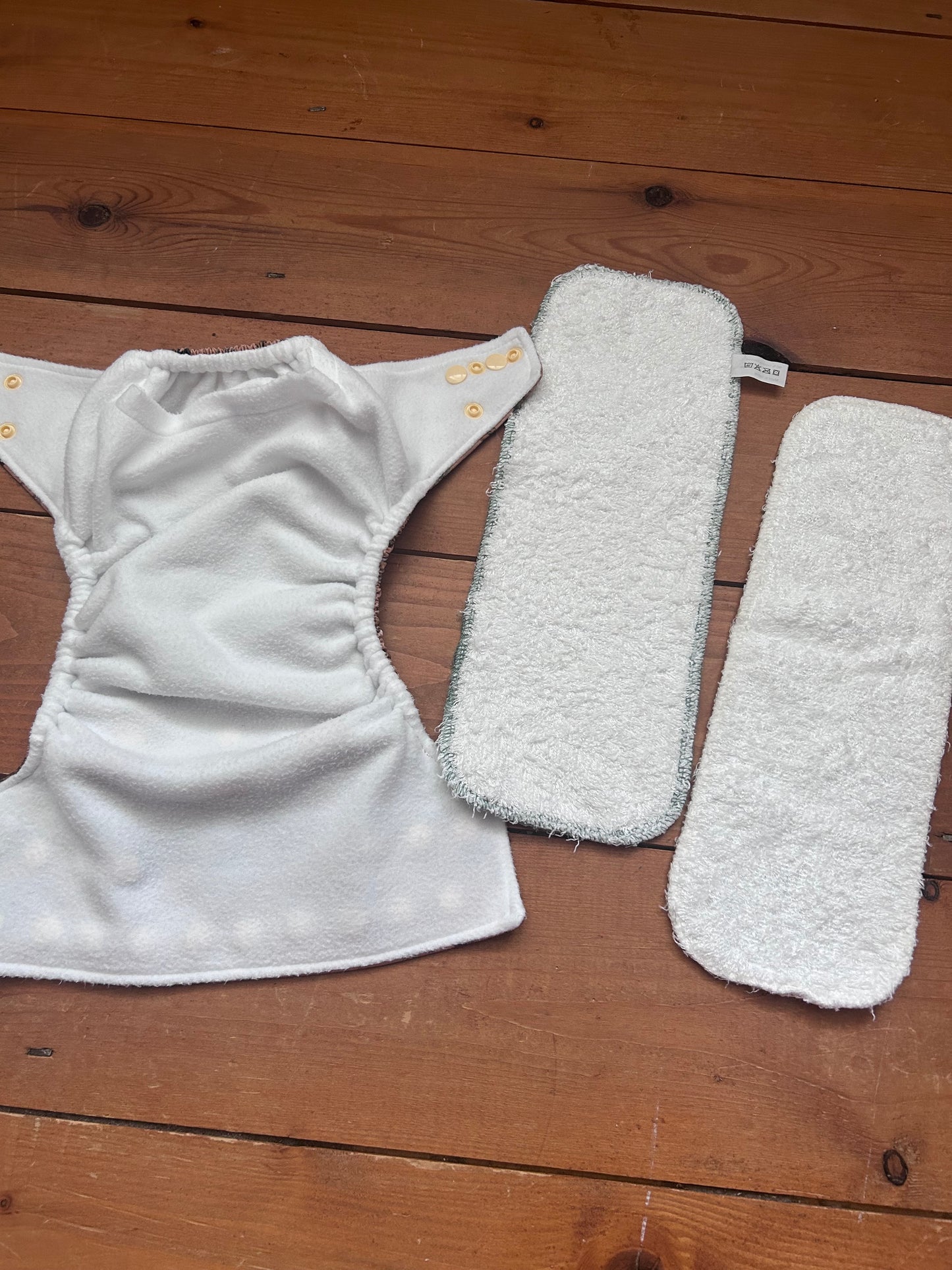 Little Lamb birth to potty one size pocket nappy brand new (095)
