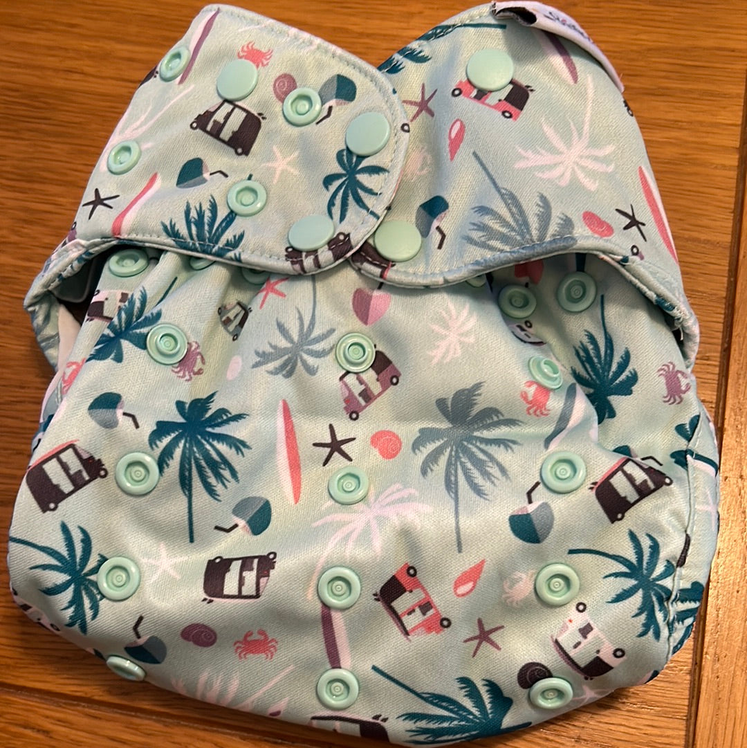 Hippynut summer print pocket nappy with two original boosters like new (LW)