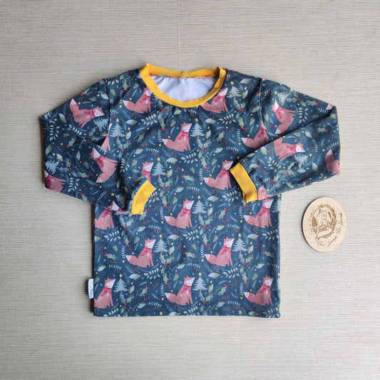 Long sleeve t shirt EUC - festive foxes, age 5. Fox & Bobbin Preloved cloth friendly clothing