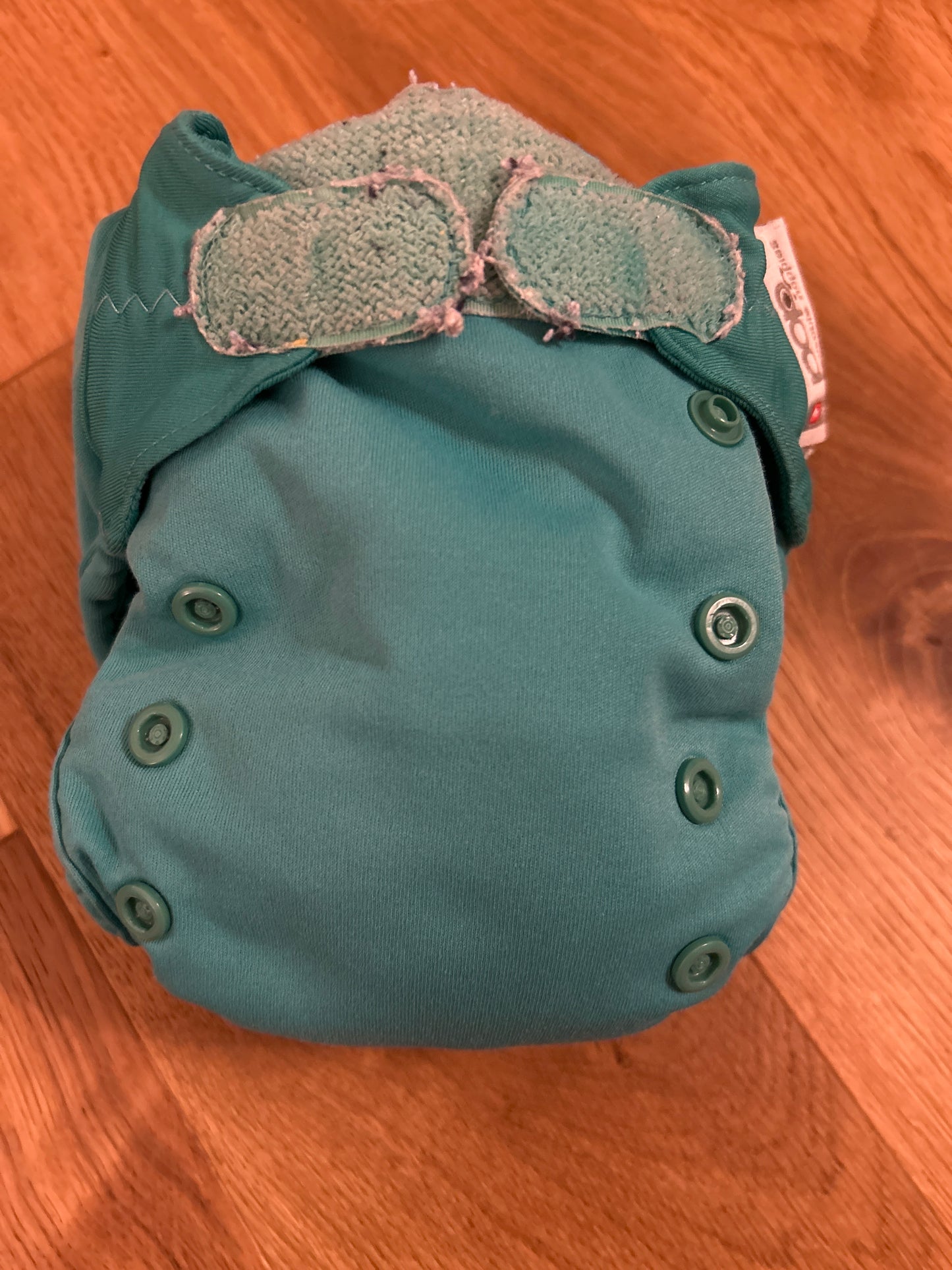 Close parent pop in all in two green (028)