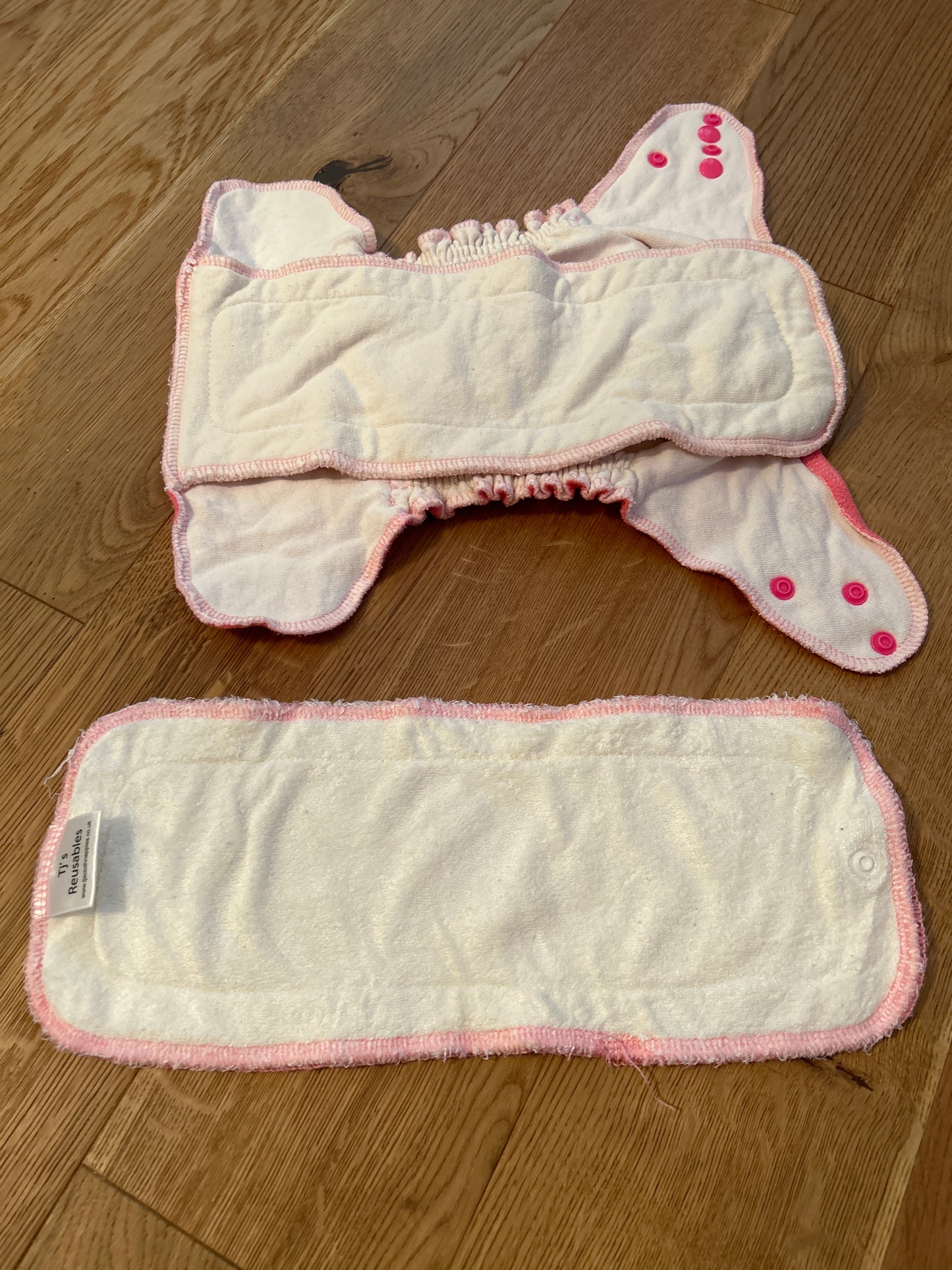TJs fitted nappy with insert (072)