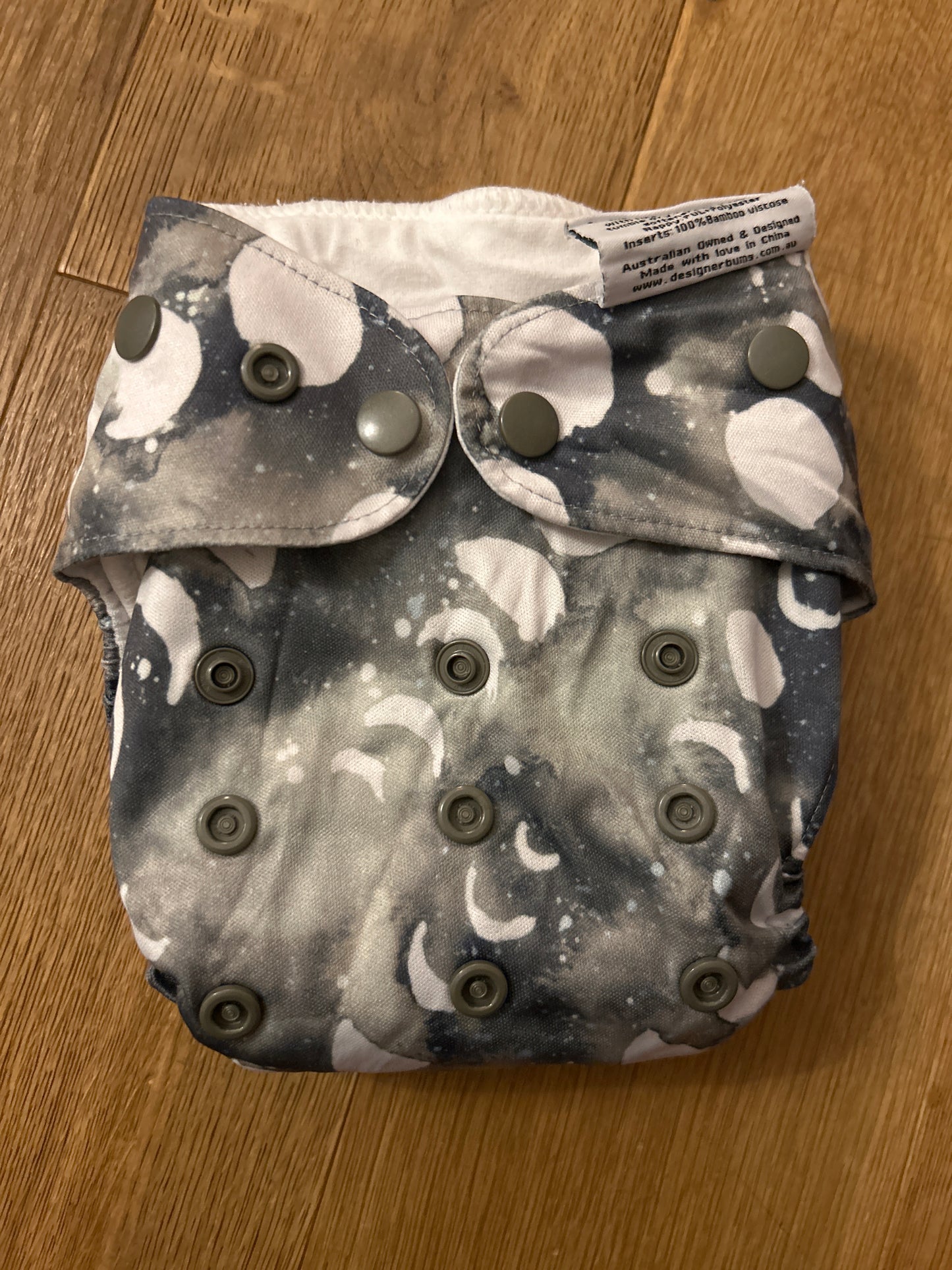 Designer bums pocket nappy (098)