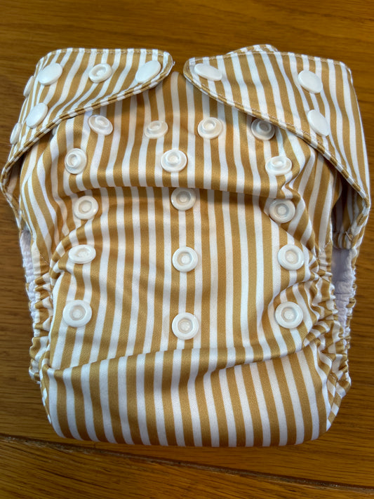 Mimi and co pocket nappy with a brand new hemp booster, like new (059; unbranded )