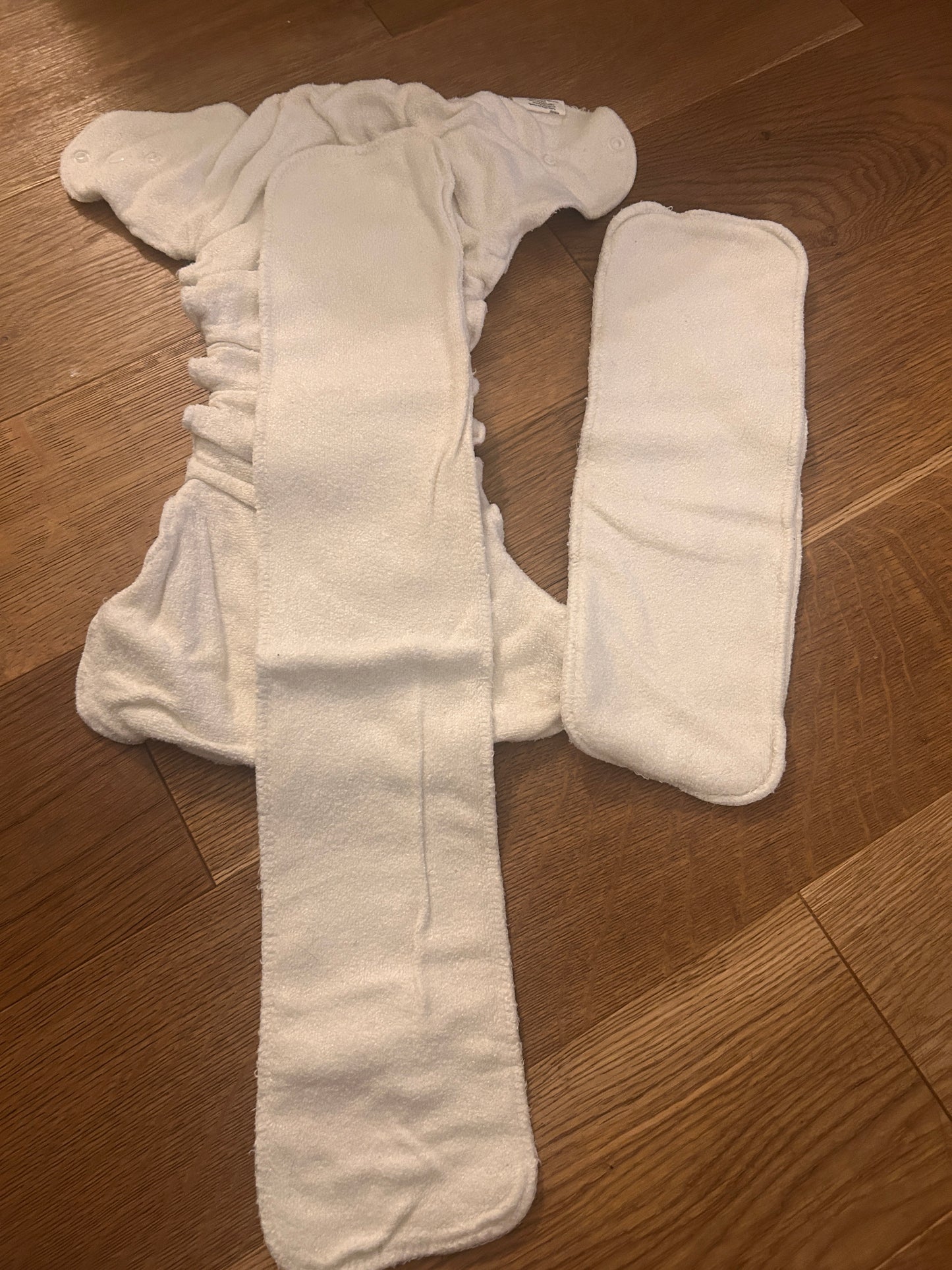 Petit Lulu fluffy organic fitted nappy (056)