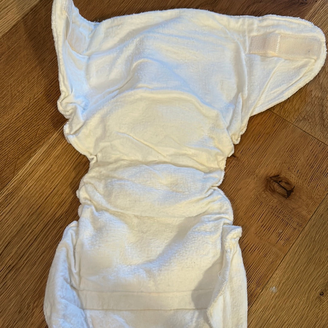 Kushies fitted nappy 10-22lbs (039)