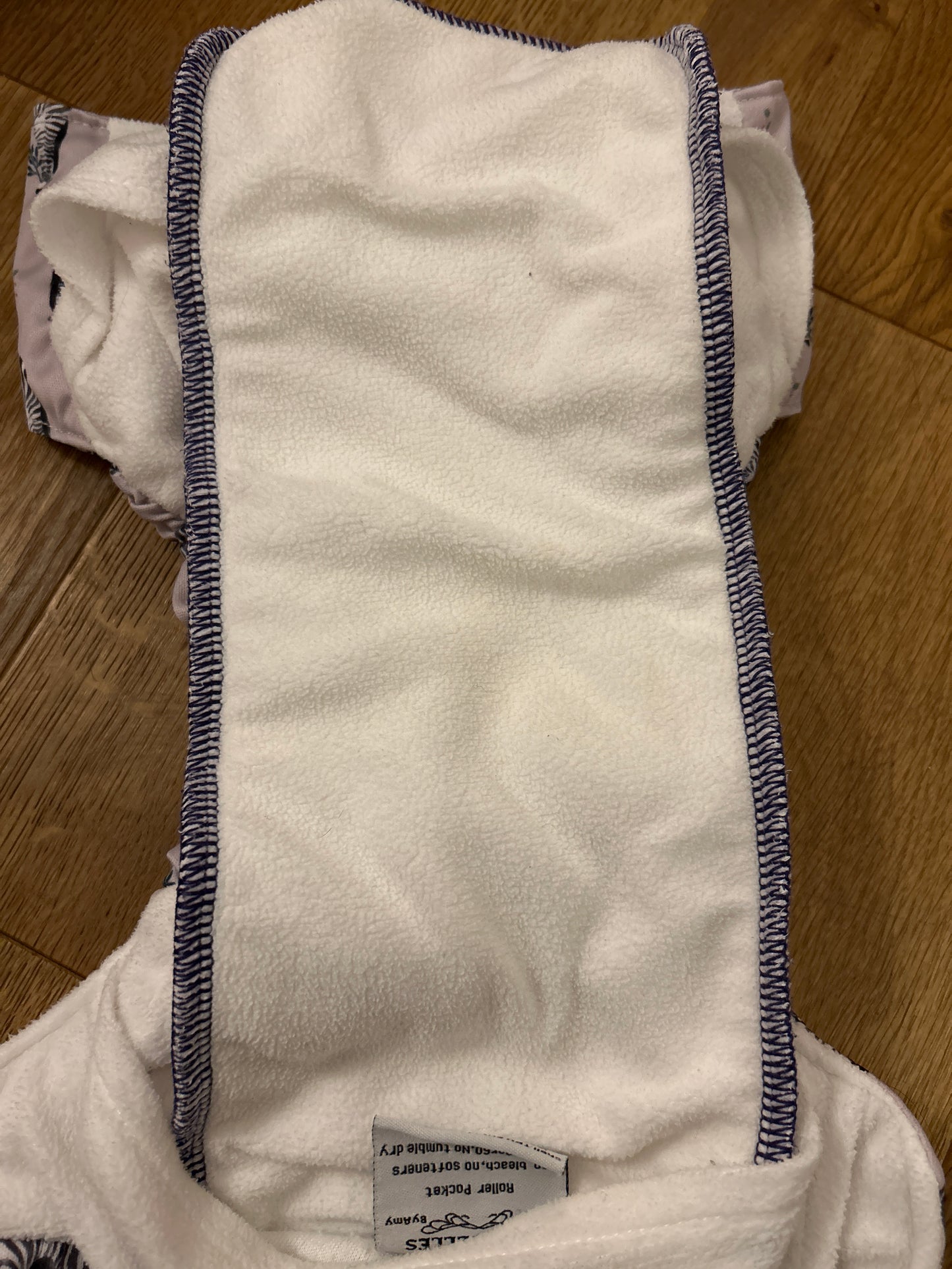 Reusabelles Bells Bumz roller pocket nappy - like new (#100)
