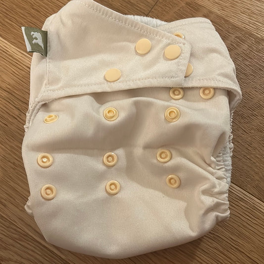 Little Lamb birth to potty one size pocket nappy (003)