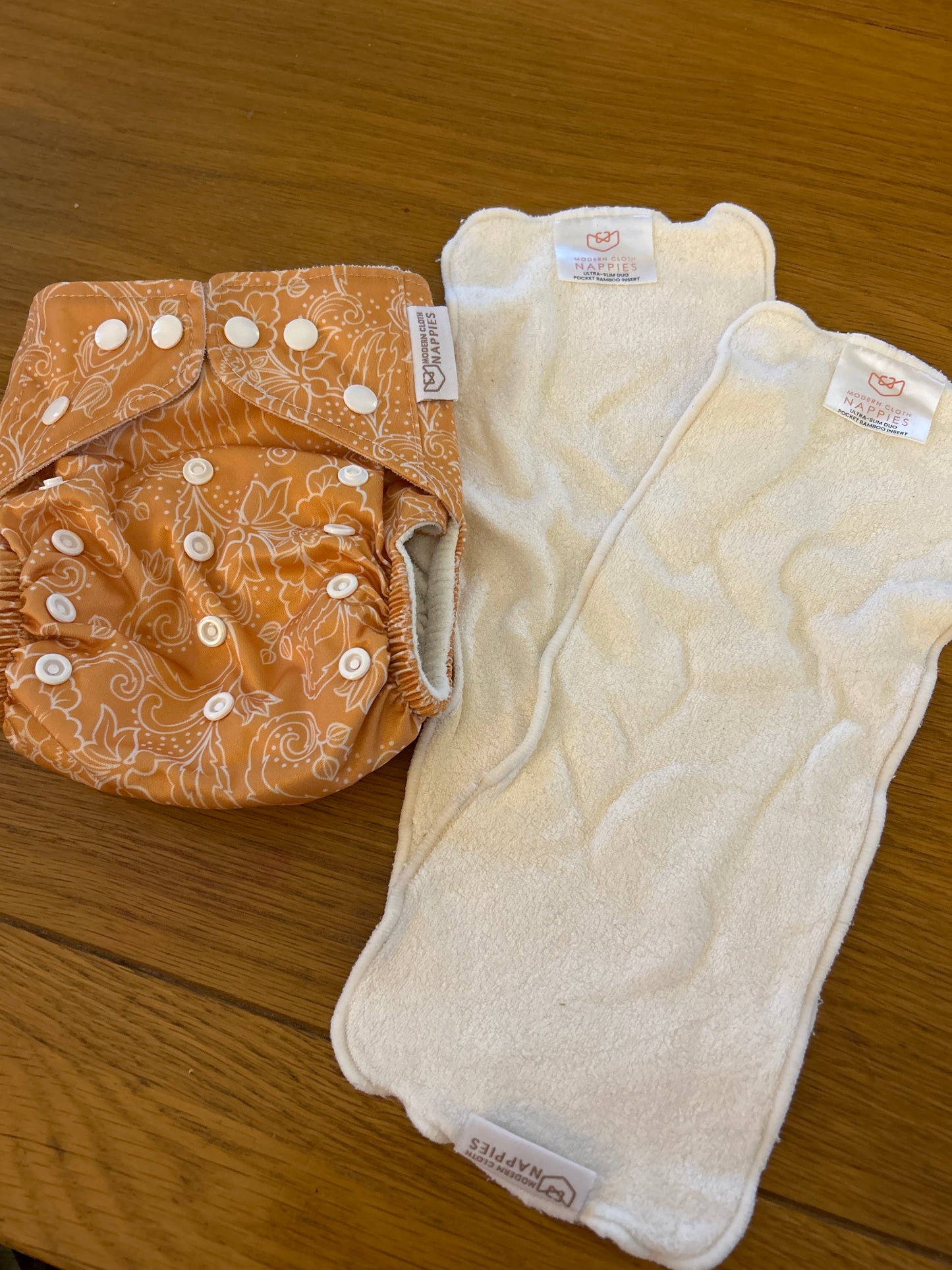 Modern cloth nappies pocket nappy with two original slim inserts (092)