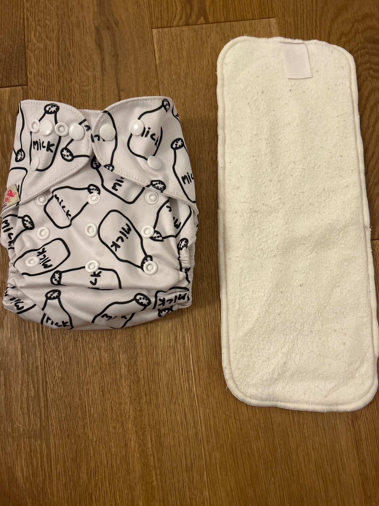 Littles and Bloomz pocket nappy (101)