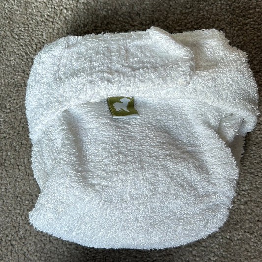 Little Lamb bamboo size two fitted nappy - like new (085)