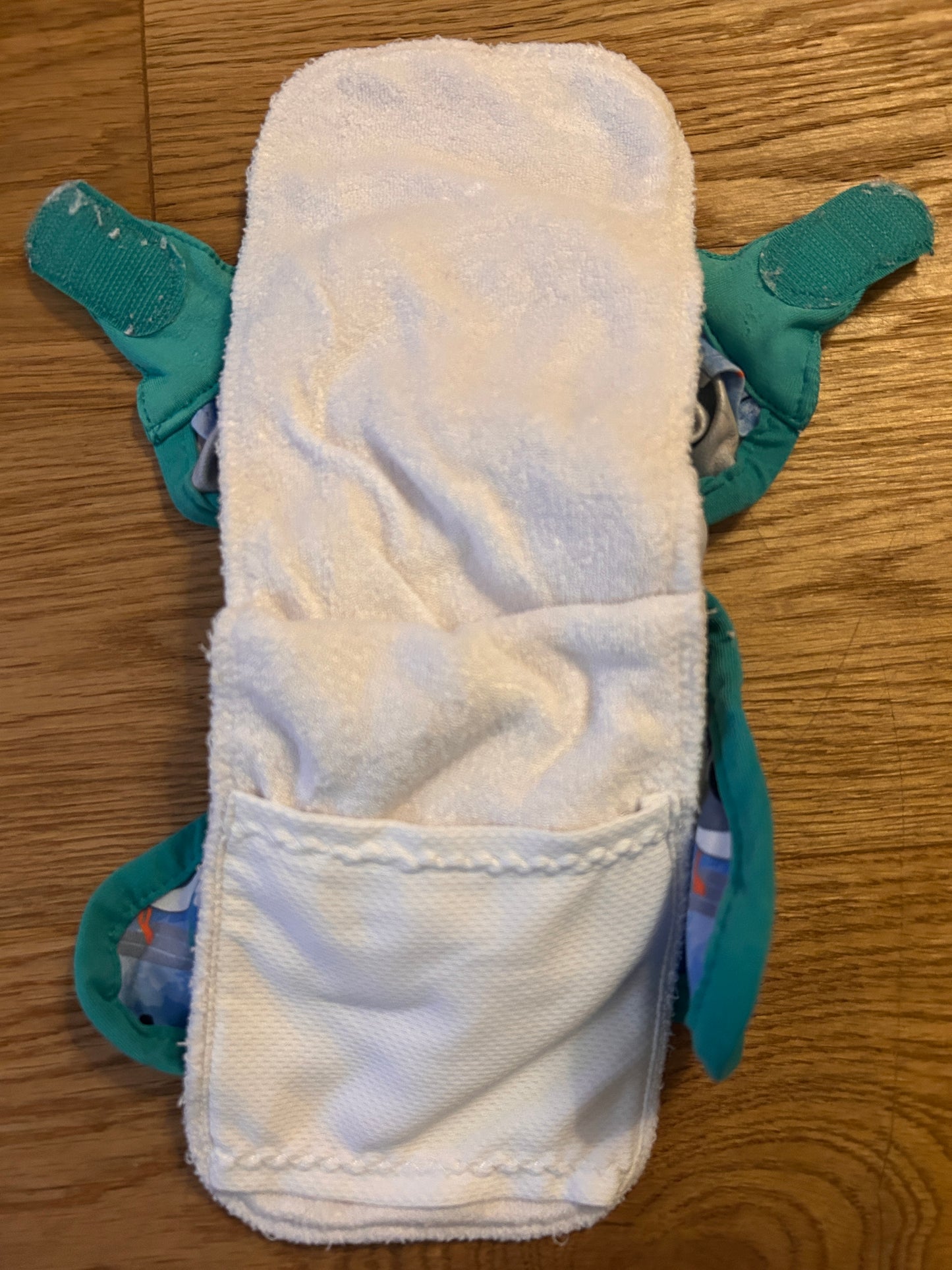 Close pop in newborn all in two nappy (003)