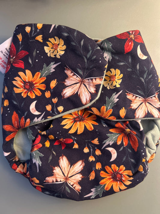 Evie Reusables Rolled Preflat (flat) newborn nappy - like new (003)
