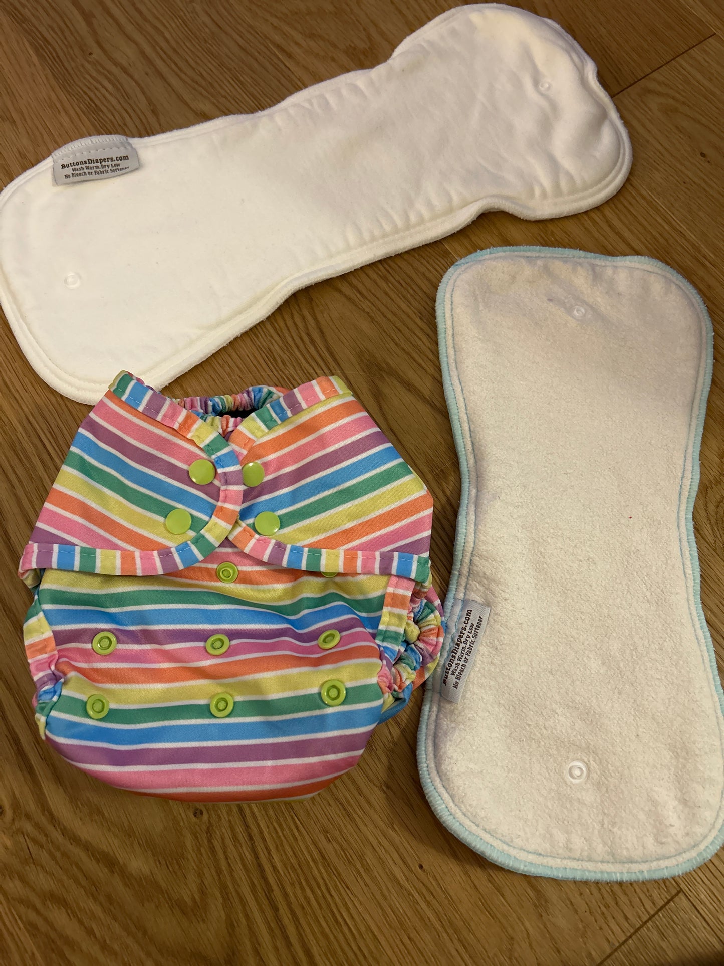 Buttons Diapers all in two nappy / nappy wrap (060)