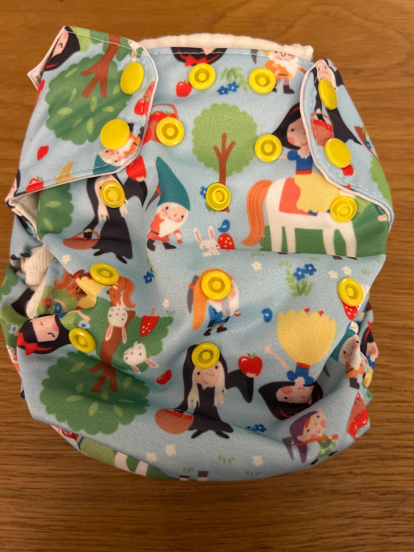 Blueberry - All In One nappy Snow White print (060)