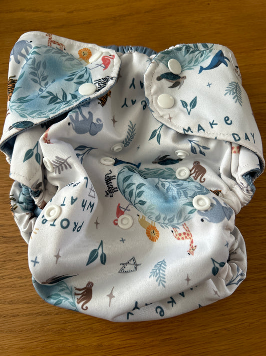 Frog and Bear nappy wrap / swim nappy (unbranded; 043)