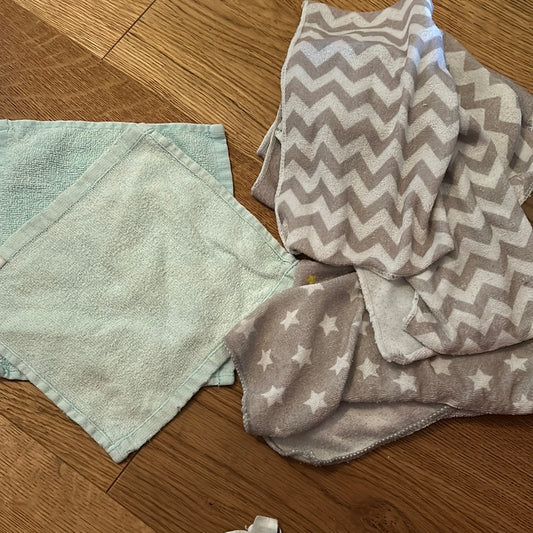 Mixed bundle of cloth wipes (accessories)