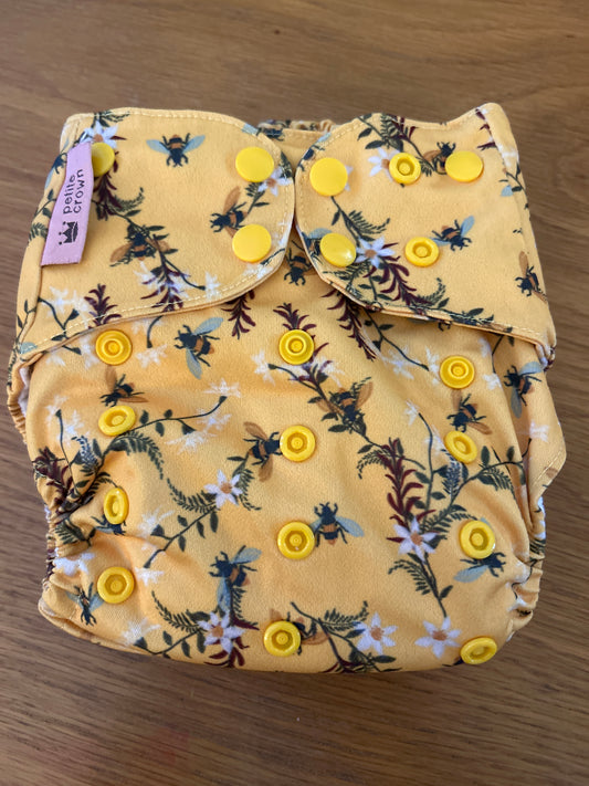 Petite Crowne one size pocket nappy with inserts (092)