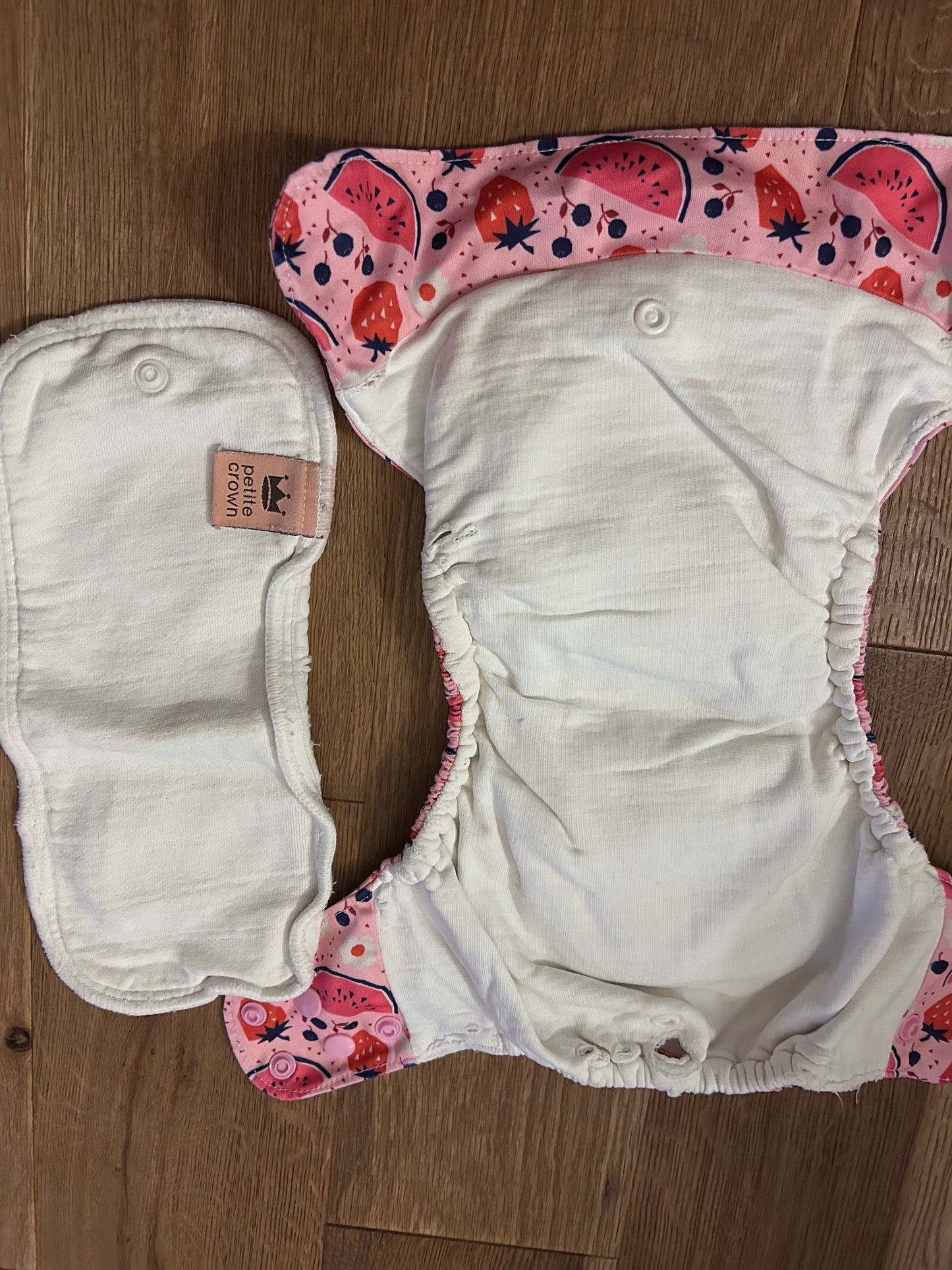 Petite Crowne one size pocket nappy with inserts (022)