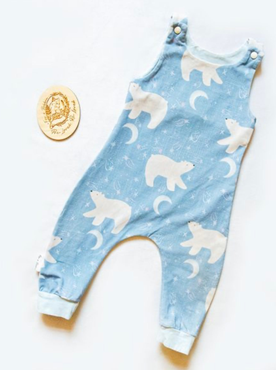 Polar bear dungarees EUC -6-12 months. Fox & Bobbin Preloved cloth friendly clothing