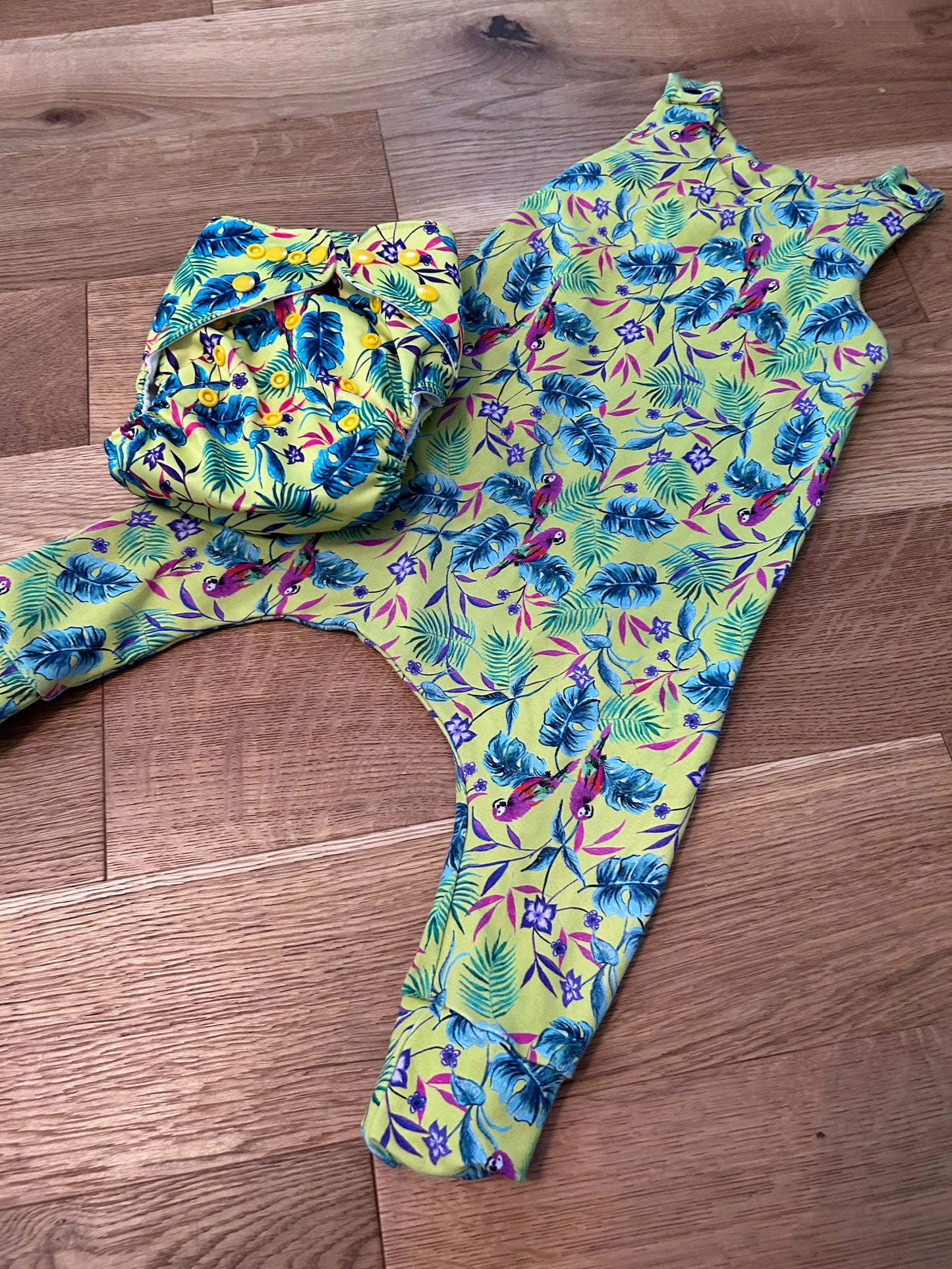 Matching handmade item and nappy - Green cheeks Pollywood romper and pocket nappy (match; 003)