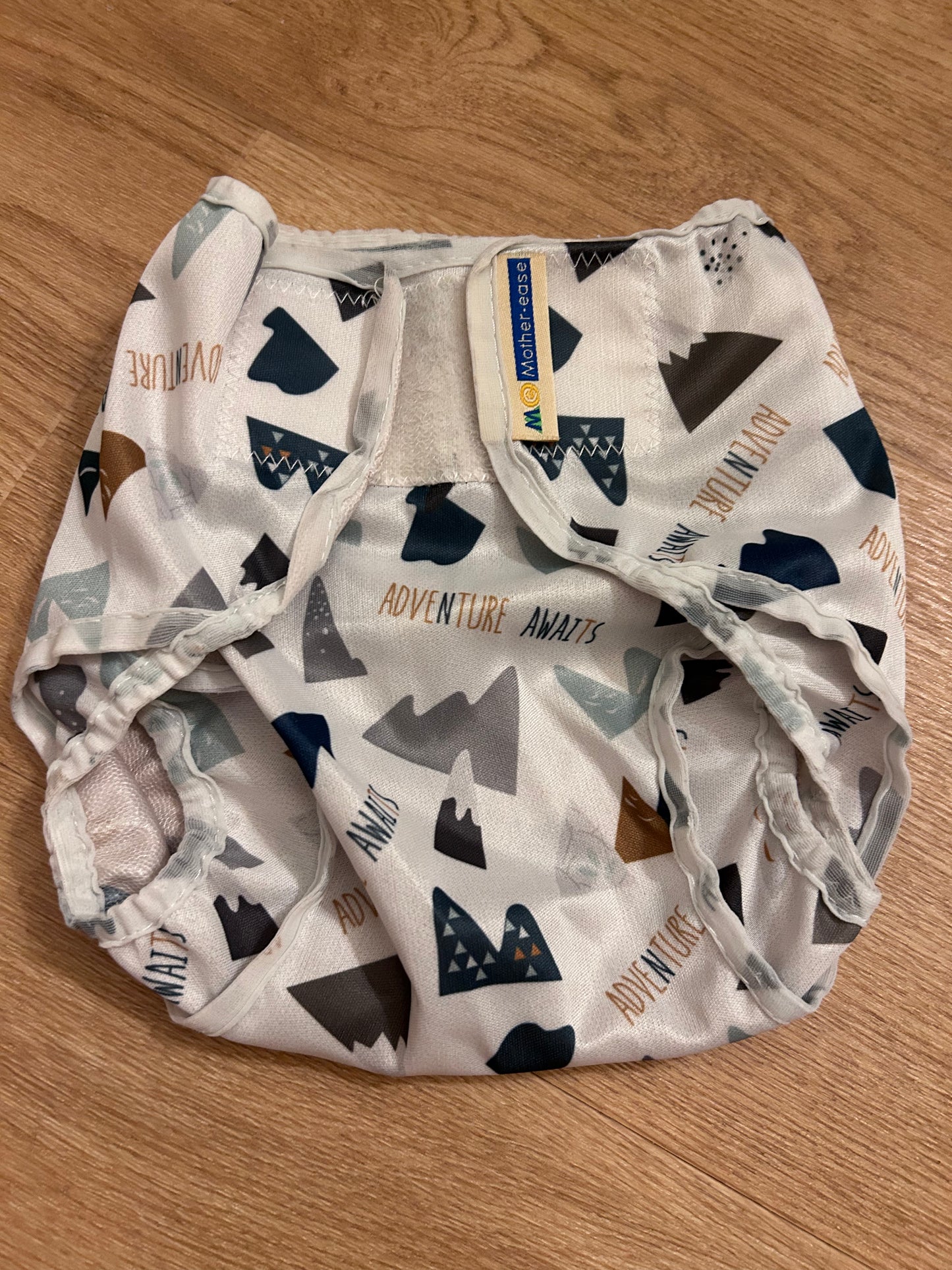 Motherease airflow rikki medium nappy wrap (067)