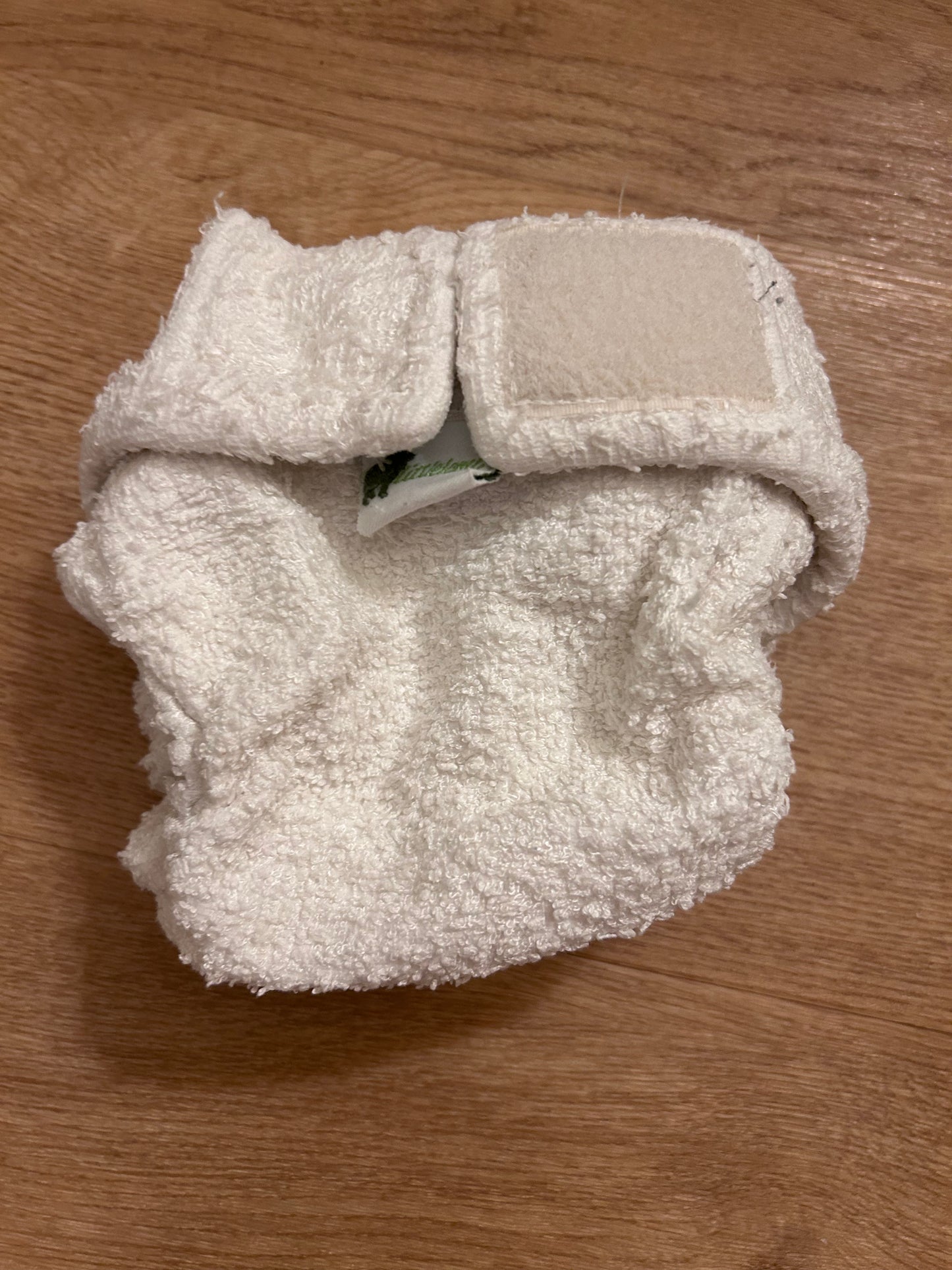 Little Lamb bamboo size one / newborn fitted nappy (067)