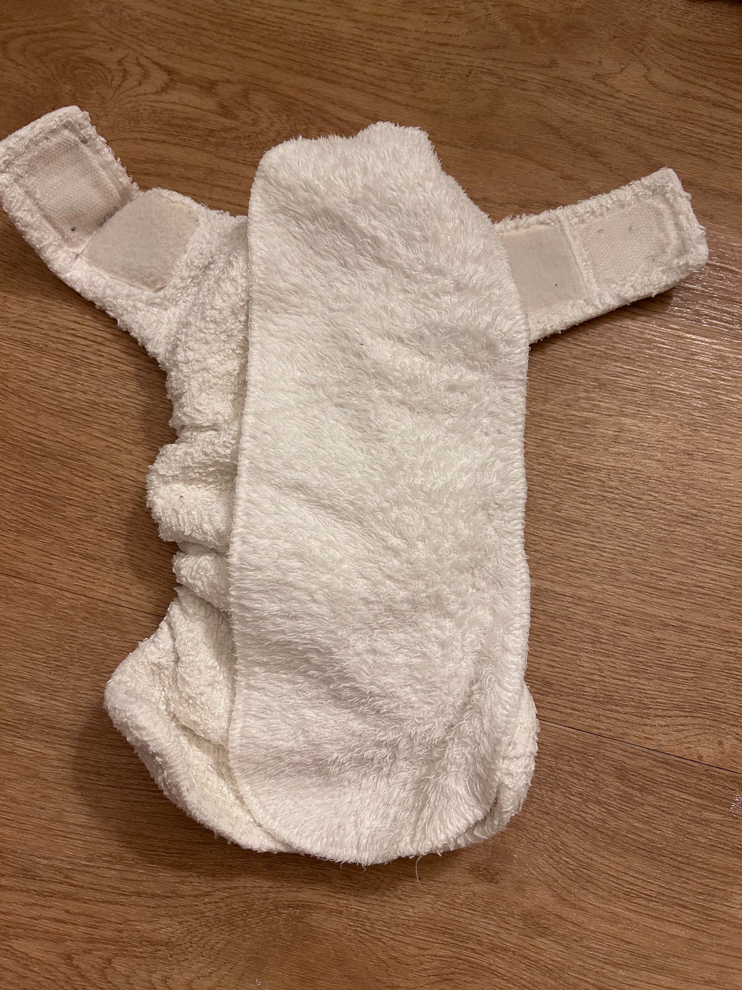 Little Lamb bamboo size one / newborn fitted nappy (067)