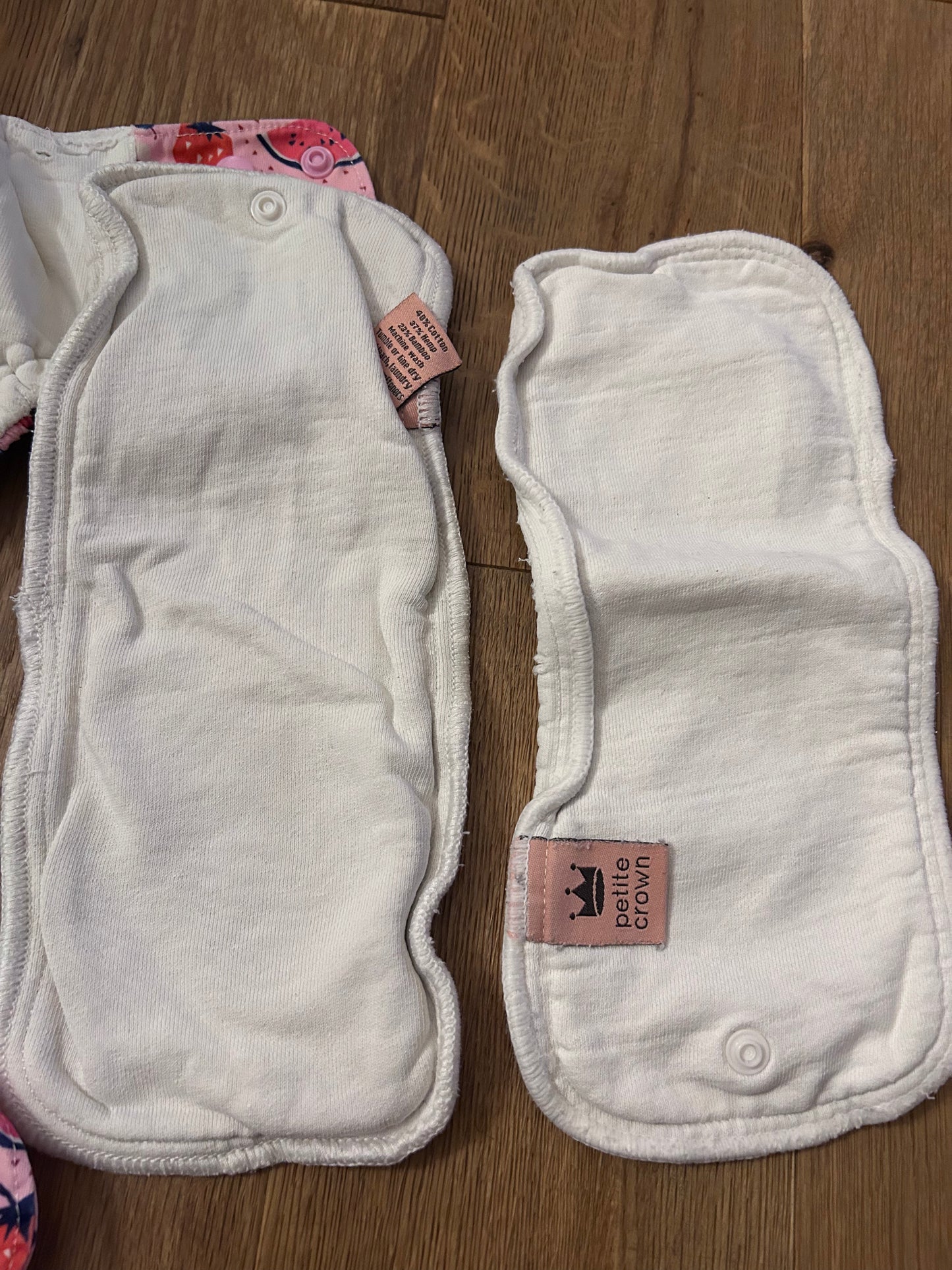 Petite Crowne one size pocket nappy with inserts (022)