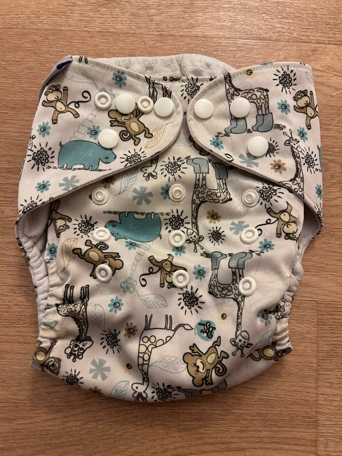 Juicy Bumbles Pocket nappy (078; unbranded)