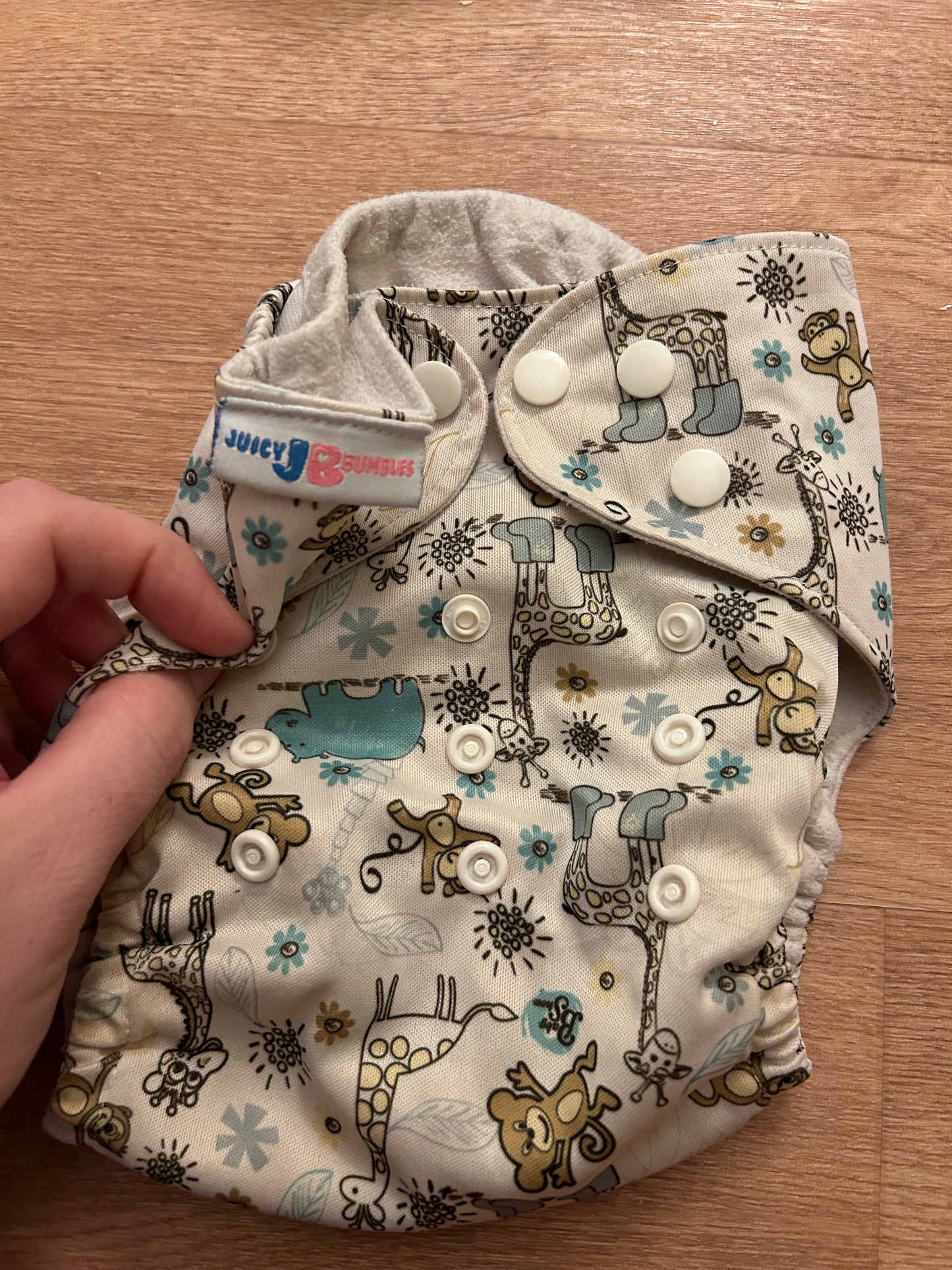 Juicy Bumbles Pocket nappy (078; unbranded)