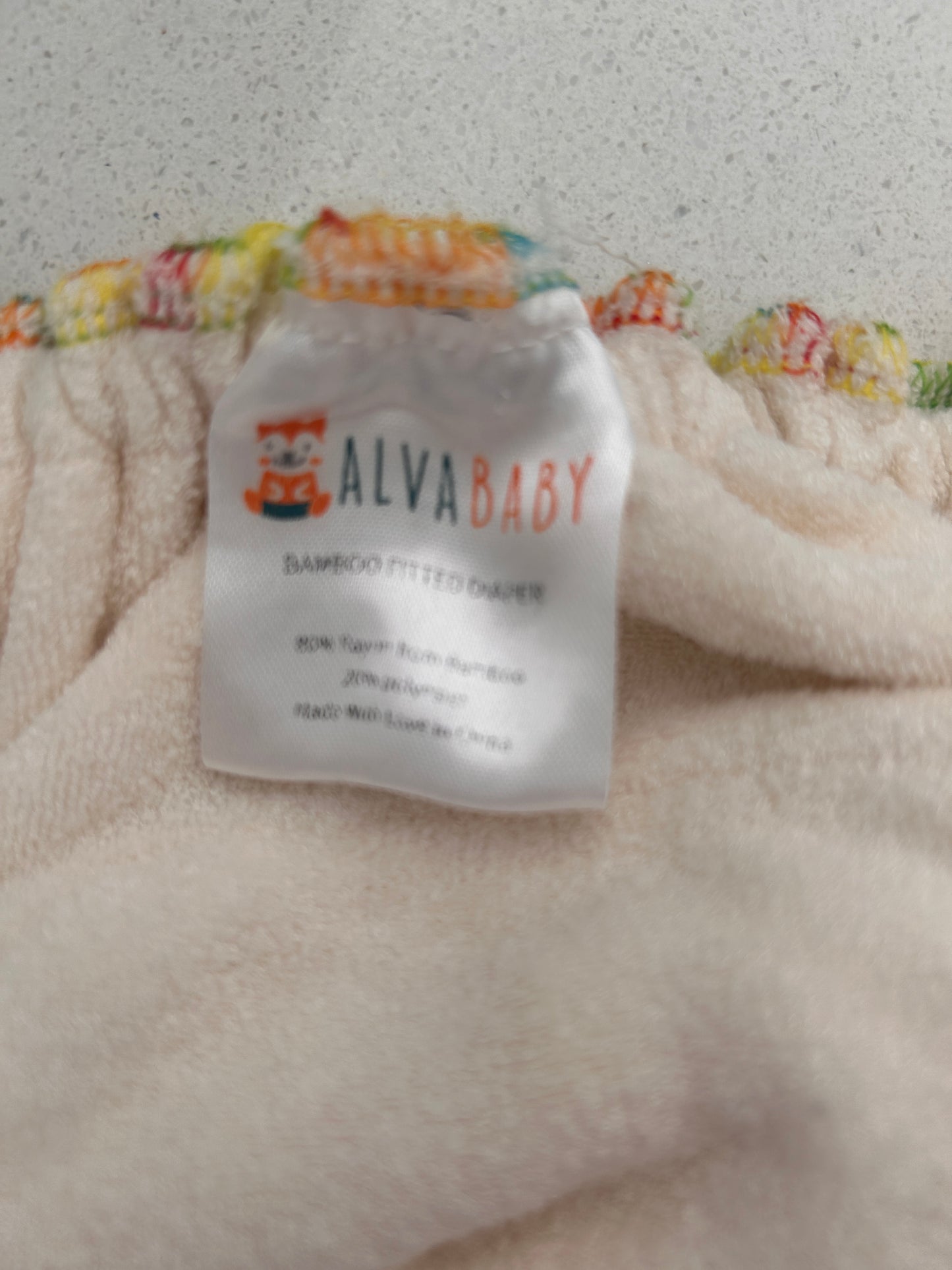 Like new - Alva fitted nappy (100)