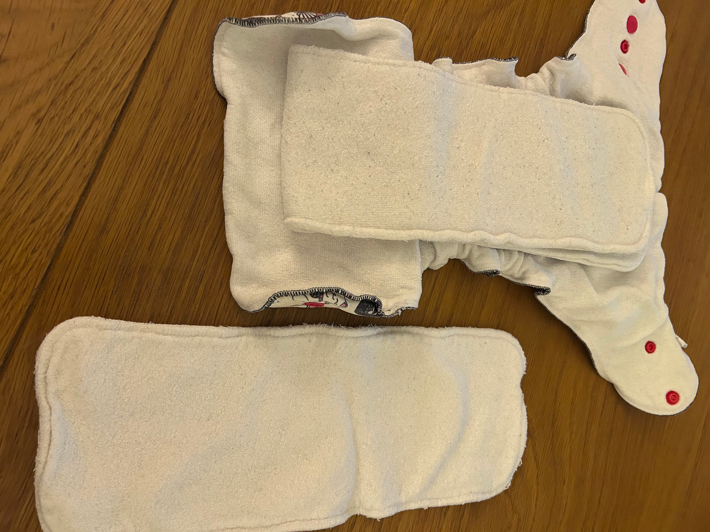 Petit Lulu fluffy organic fitted nappy - like new (089)
